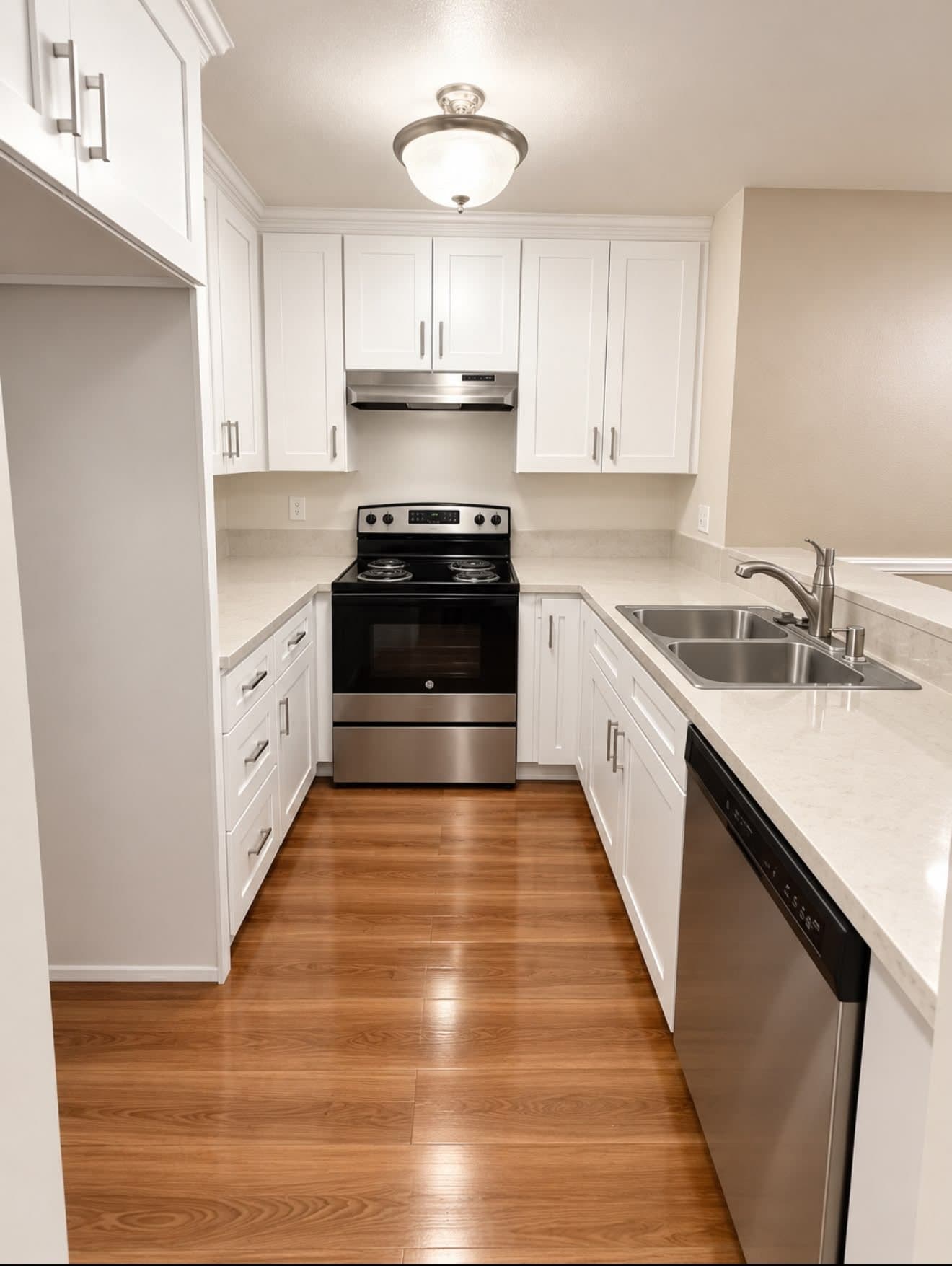 North Hollywood Apartment: 6064 Whitsett Ave #305