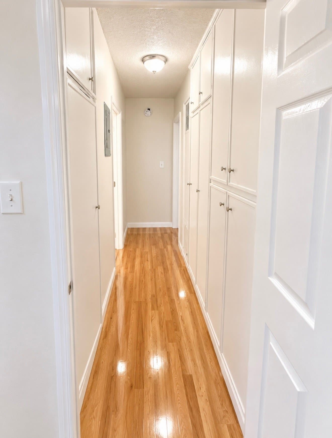 North Hollywood Apartment: 6064 Whitsett Ave #305