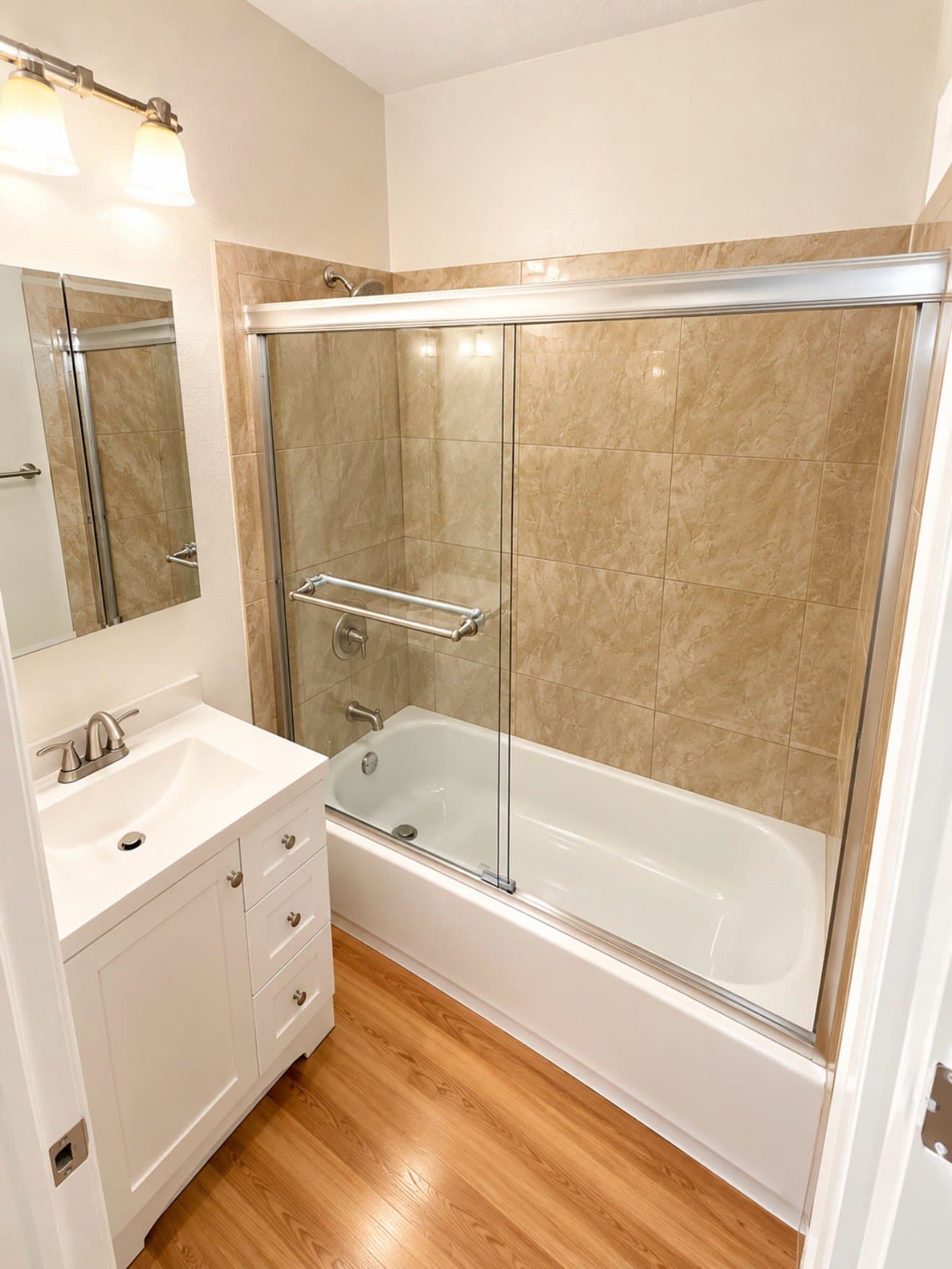 North Hollywood Apartment: 6064 Whitsett Ave #305