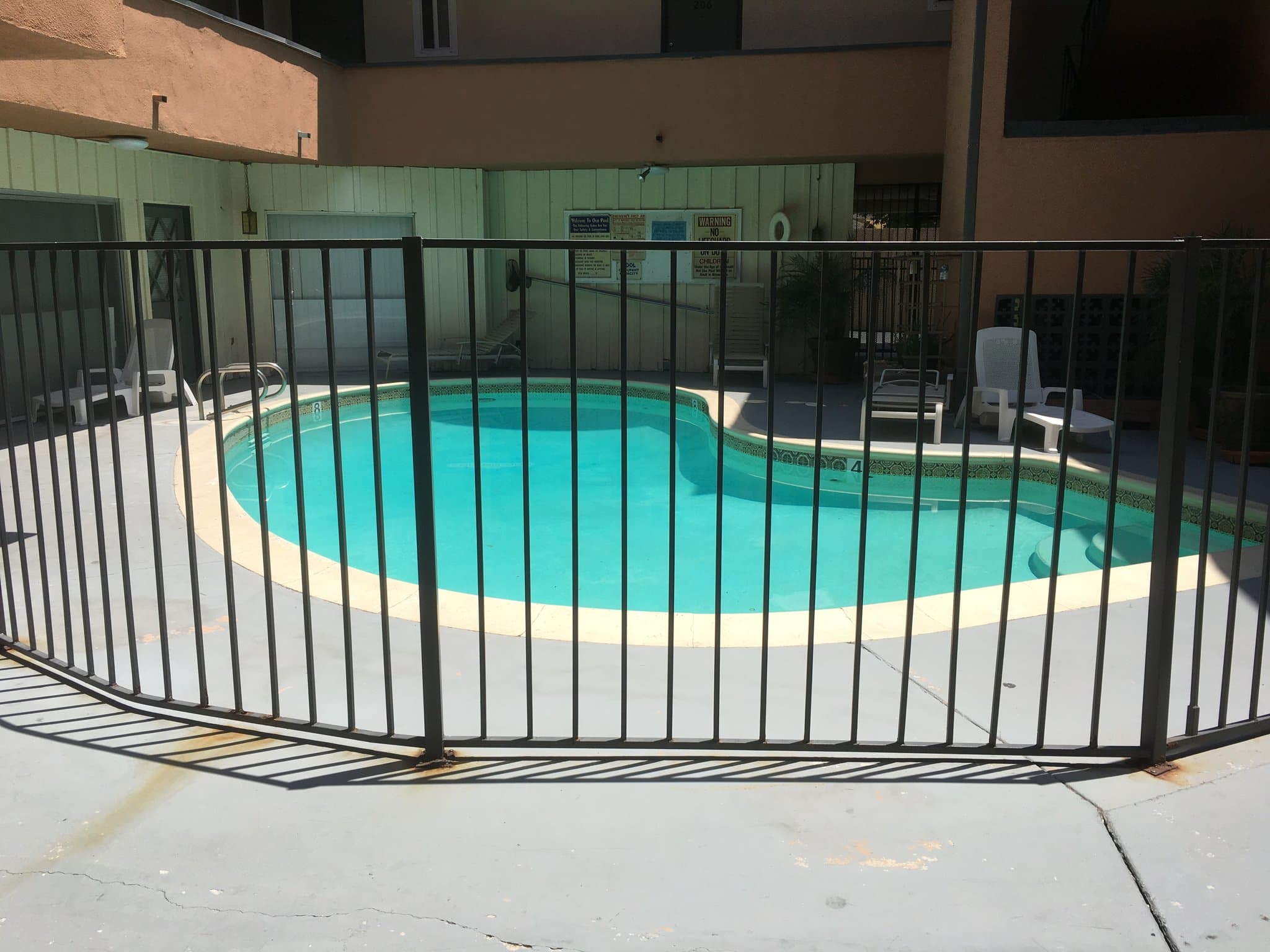 North Hollywood Apartment: 6064 Whitsett Ave #305