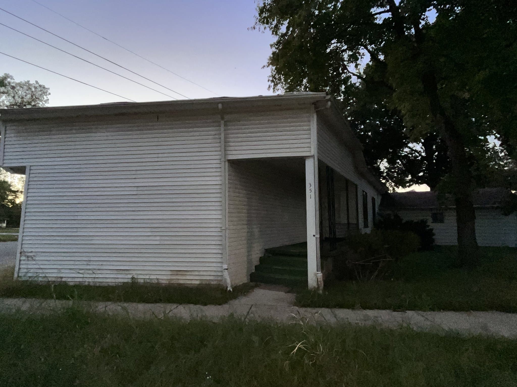 East Saint Louis House: 351 N 26th St