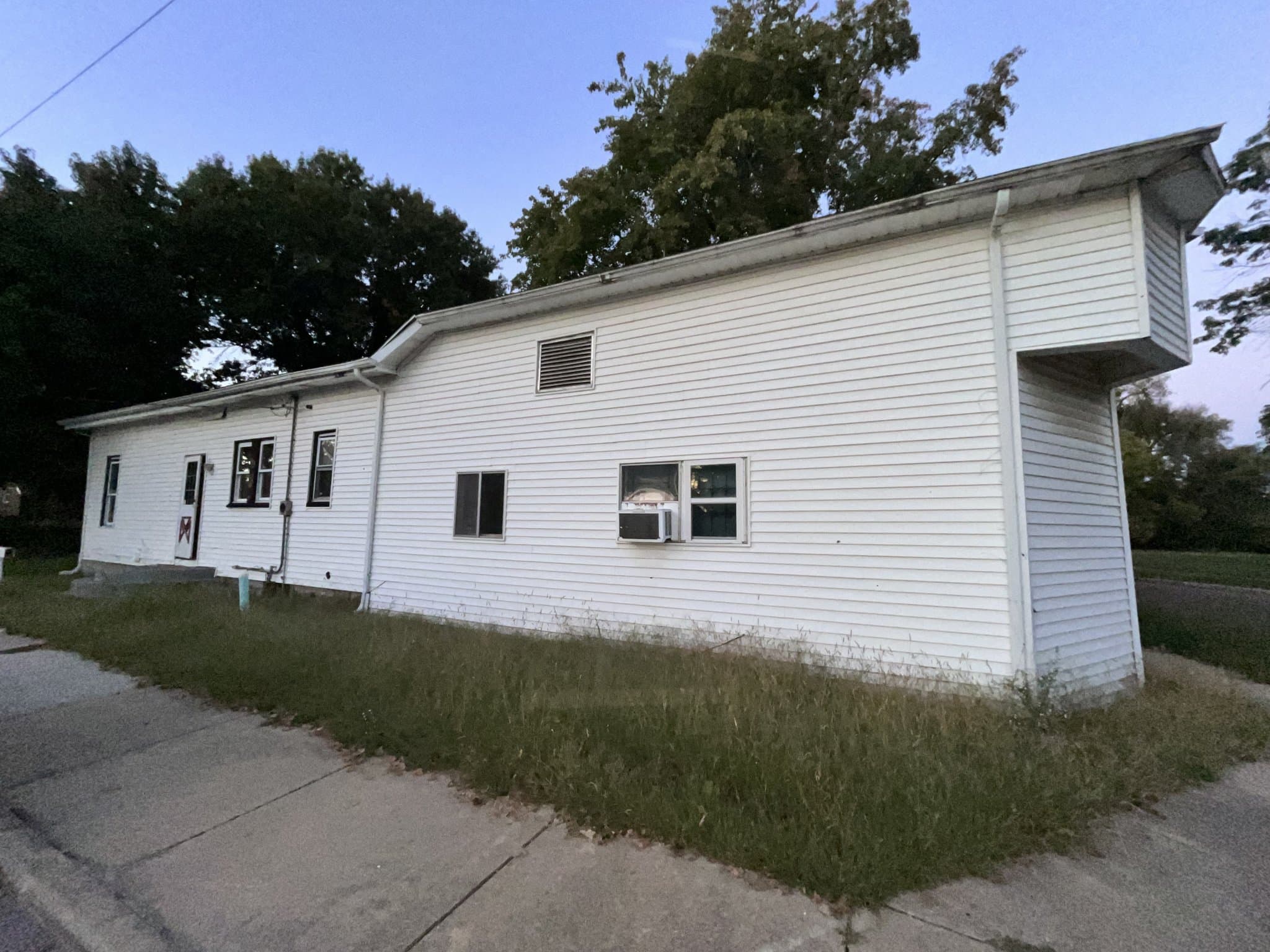 East Saint Louis House: 351 N 26th St