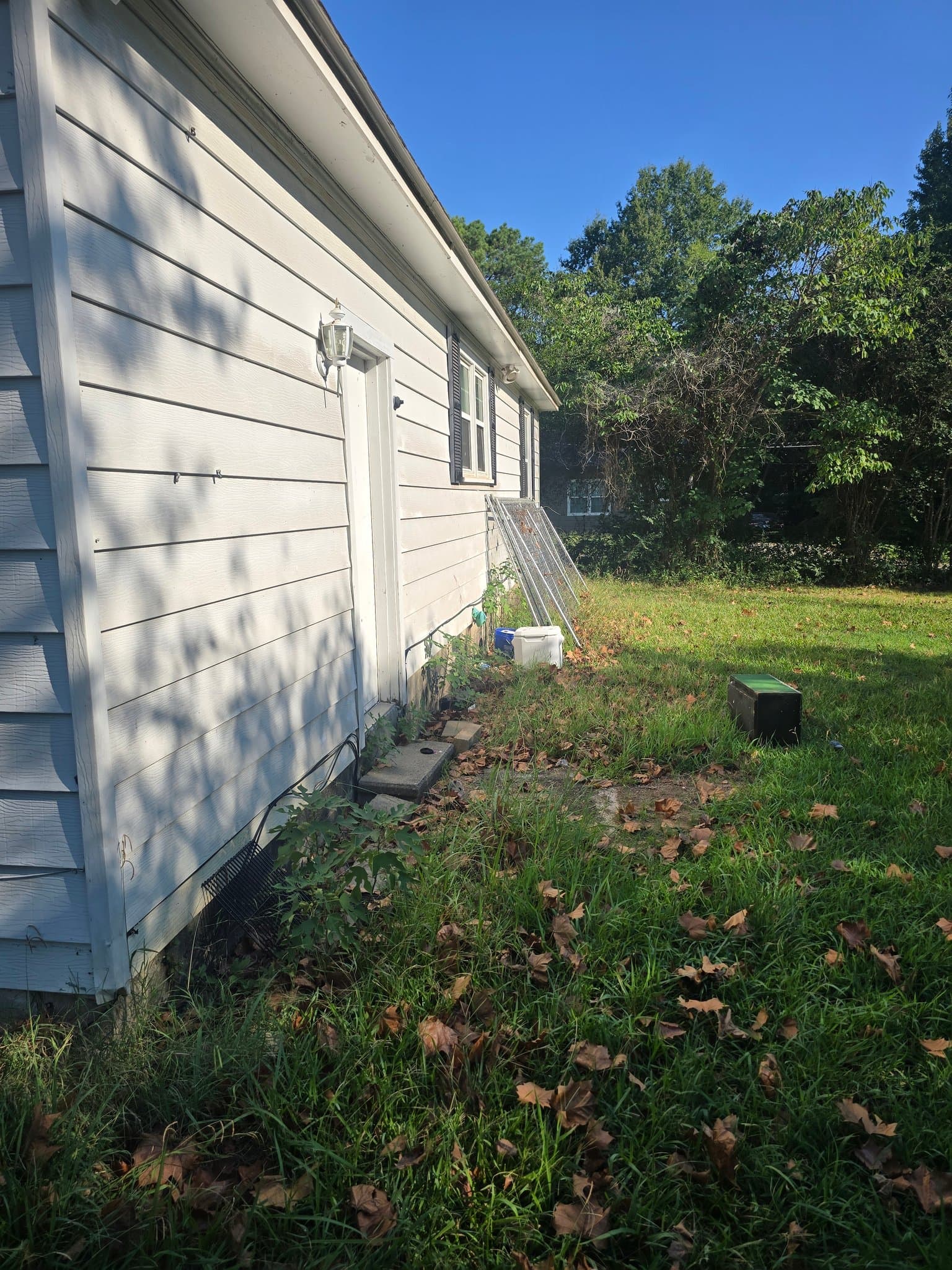 Jacksonville House: 201 N Gray St