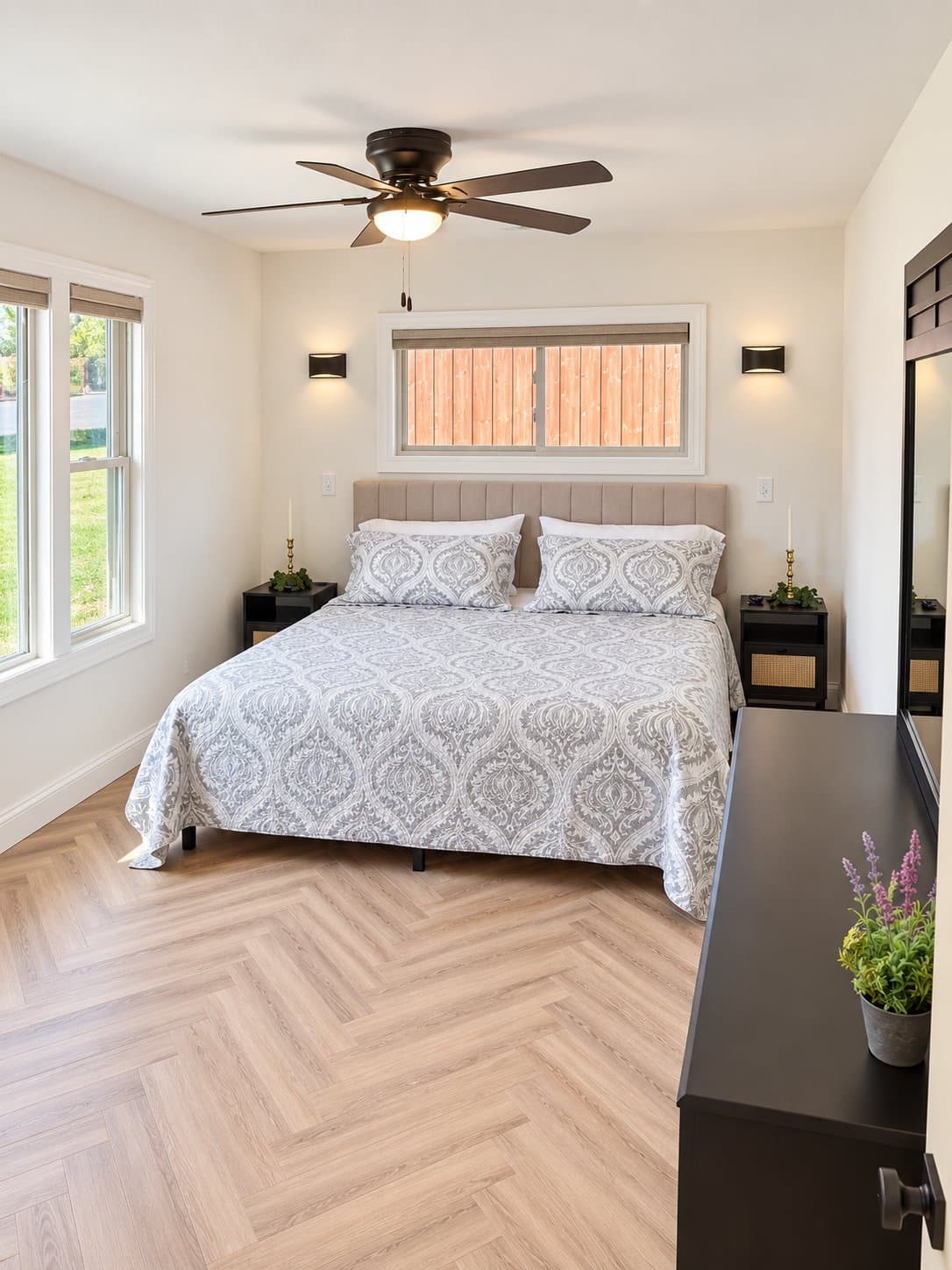 Peoria House: 329 W Glen Ave