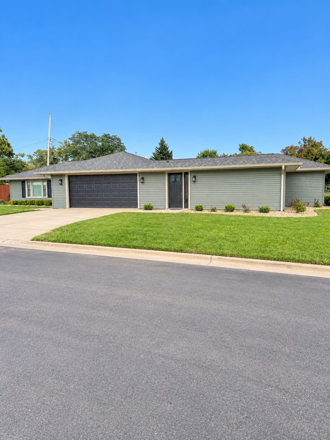 Peoria House: 329 W Glen Ave
