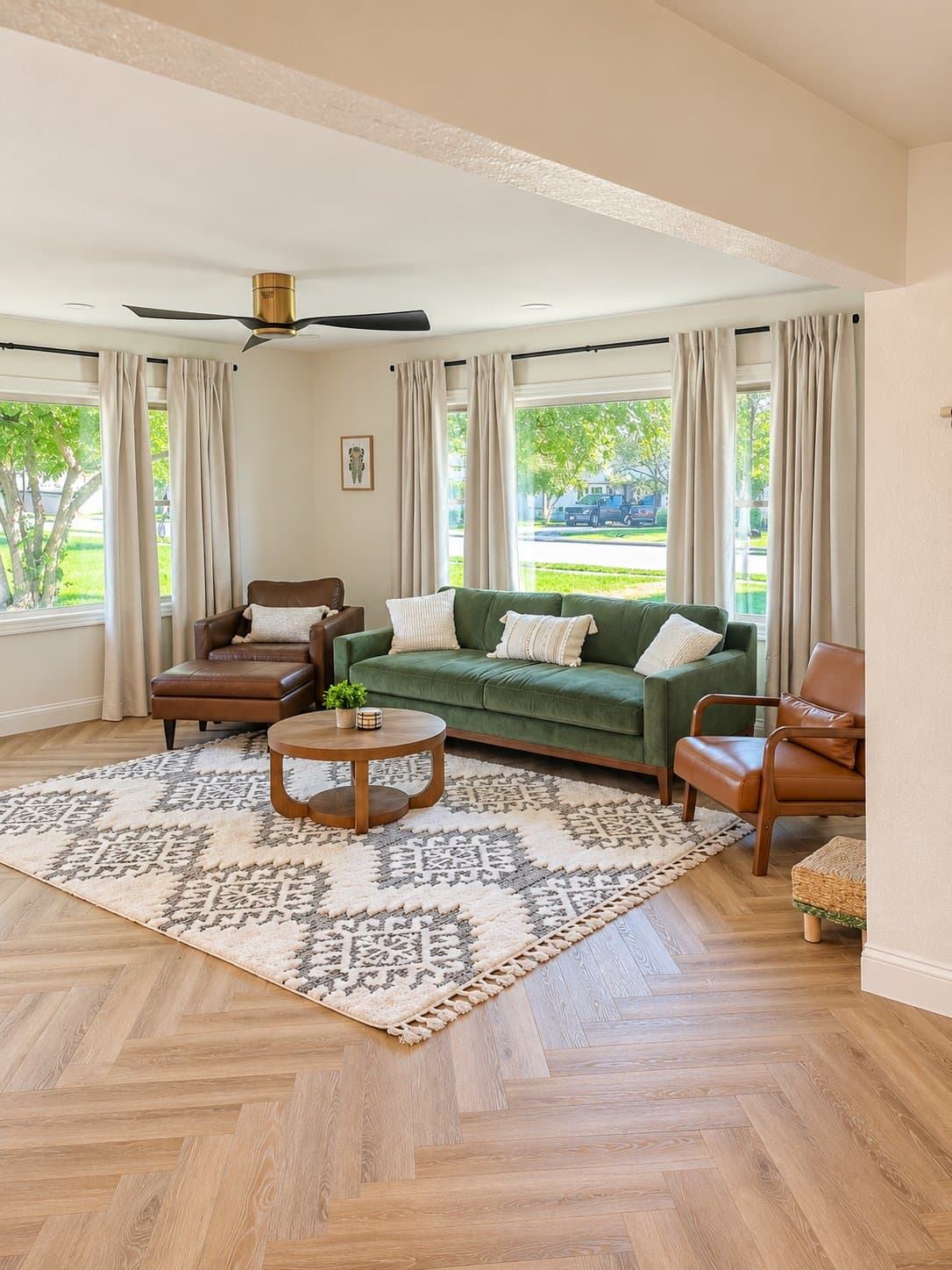 Peoria House: 329 W Glen Ave