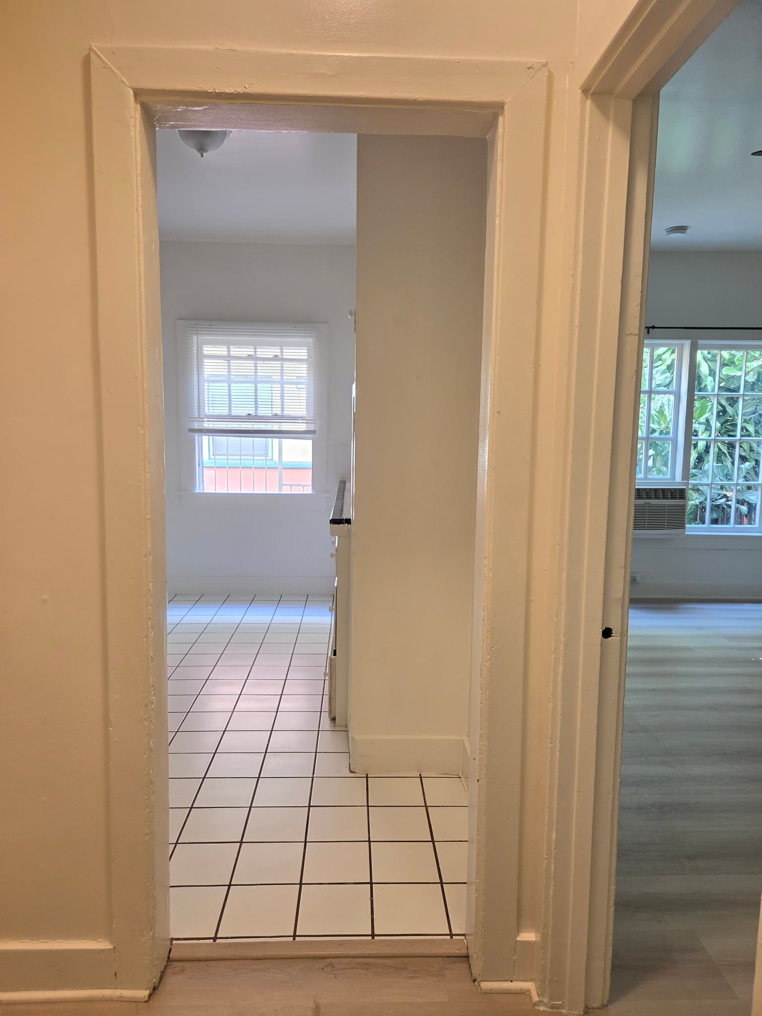 Los Angeles Apartment: 1825 Ivar Ave