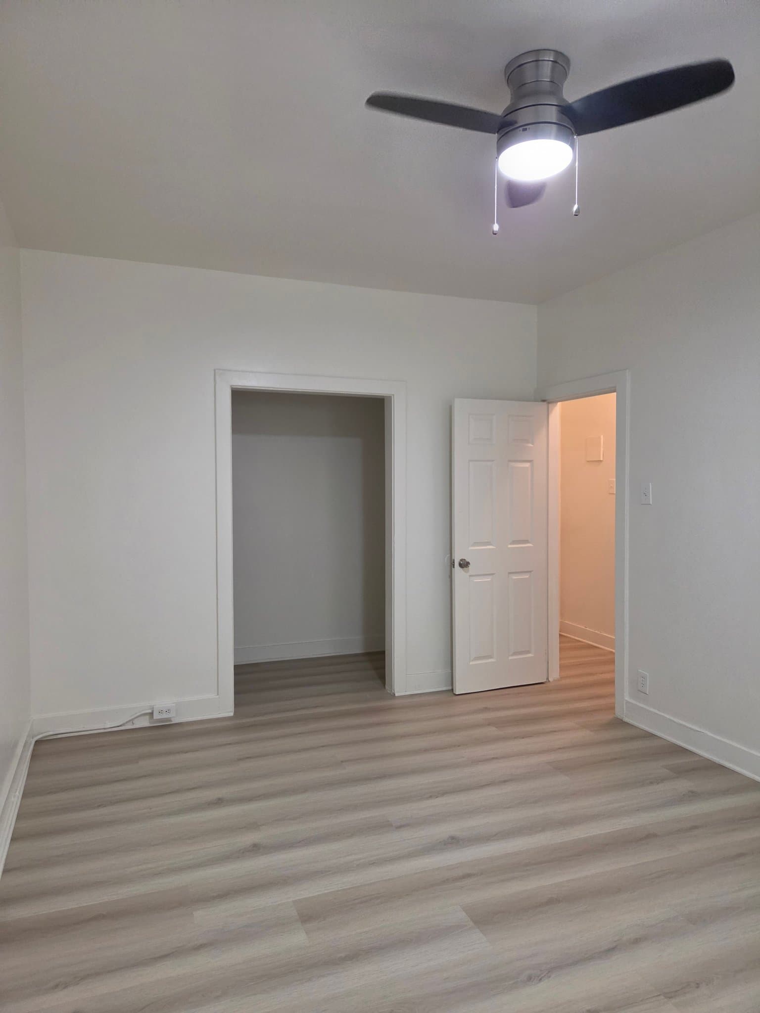Los Angeles Apartment: 1825 Ivar Ave
