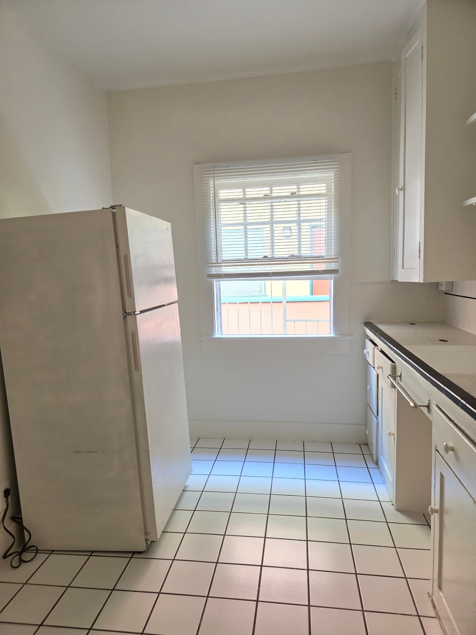 Los Angeles Apartment: 1825 Ivar Ave