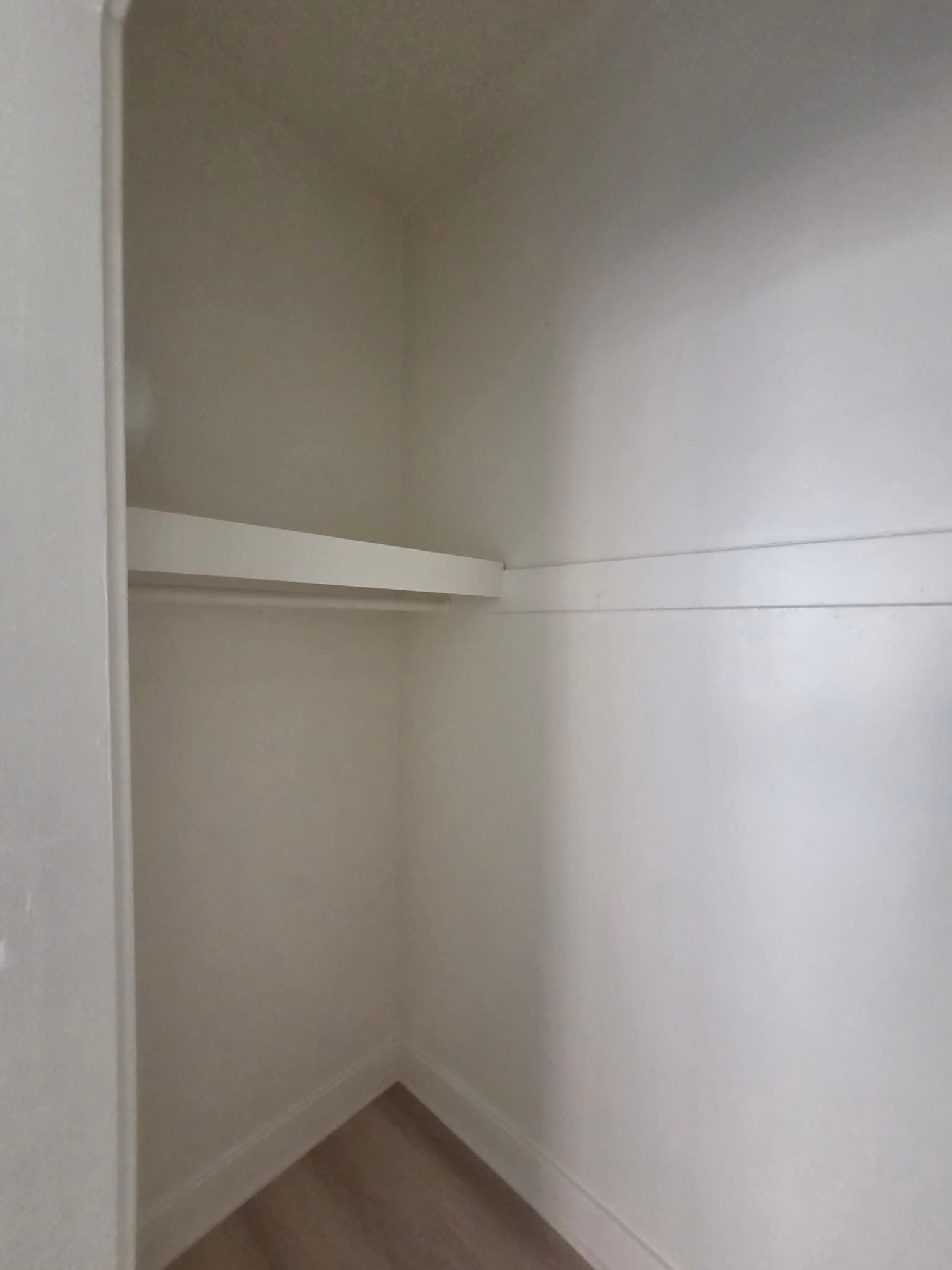 Los Angeles Apartment: 1825 Ivar Ave