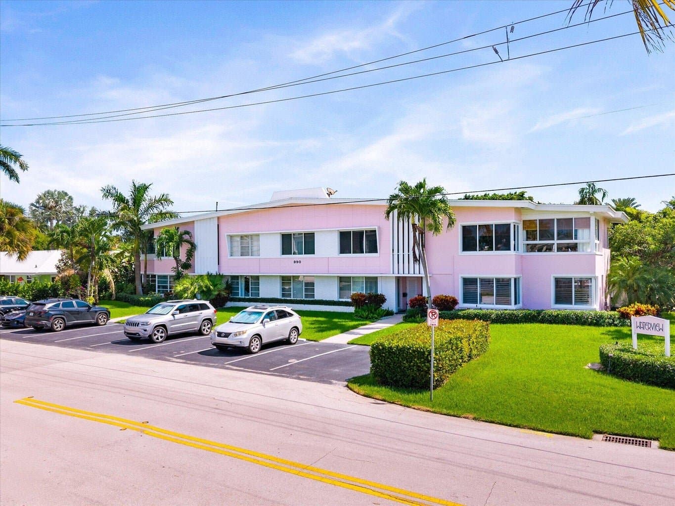 Delray Beach Condo: 990 Casuarina Rd