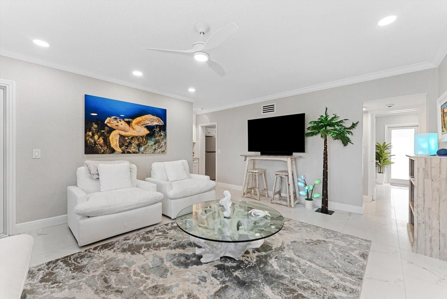 Delray Beach Condo: 990 Casuarina Rd