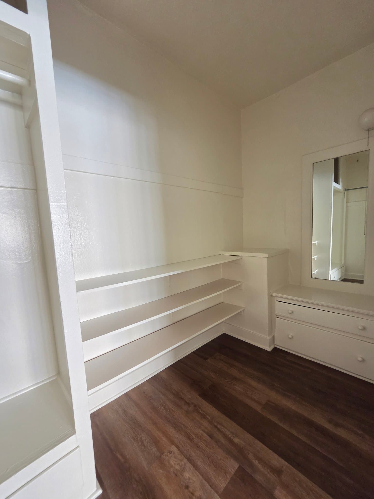 Los Angeles Apartment: 1825 Ivar Ave