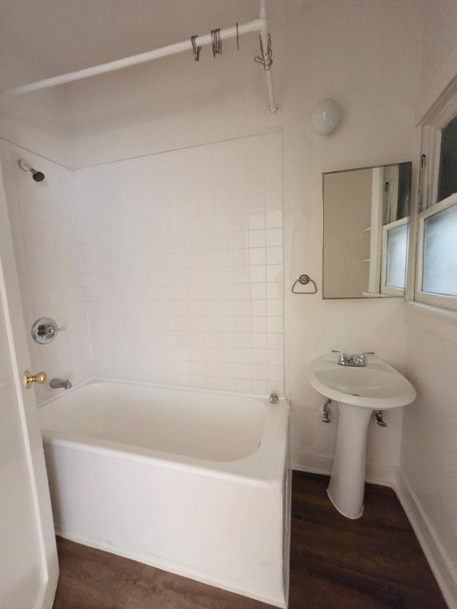 Los Angeles Apartment: 1825 Ivar Ave