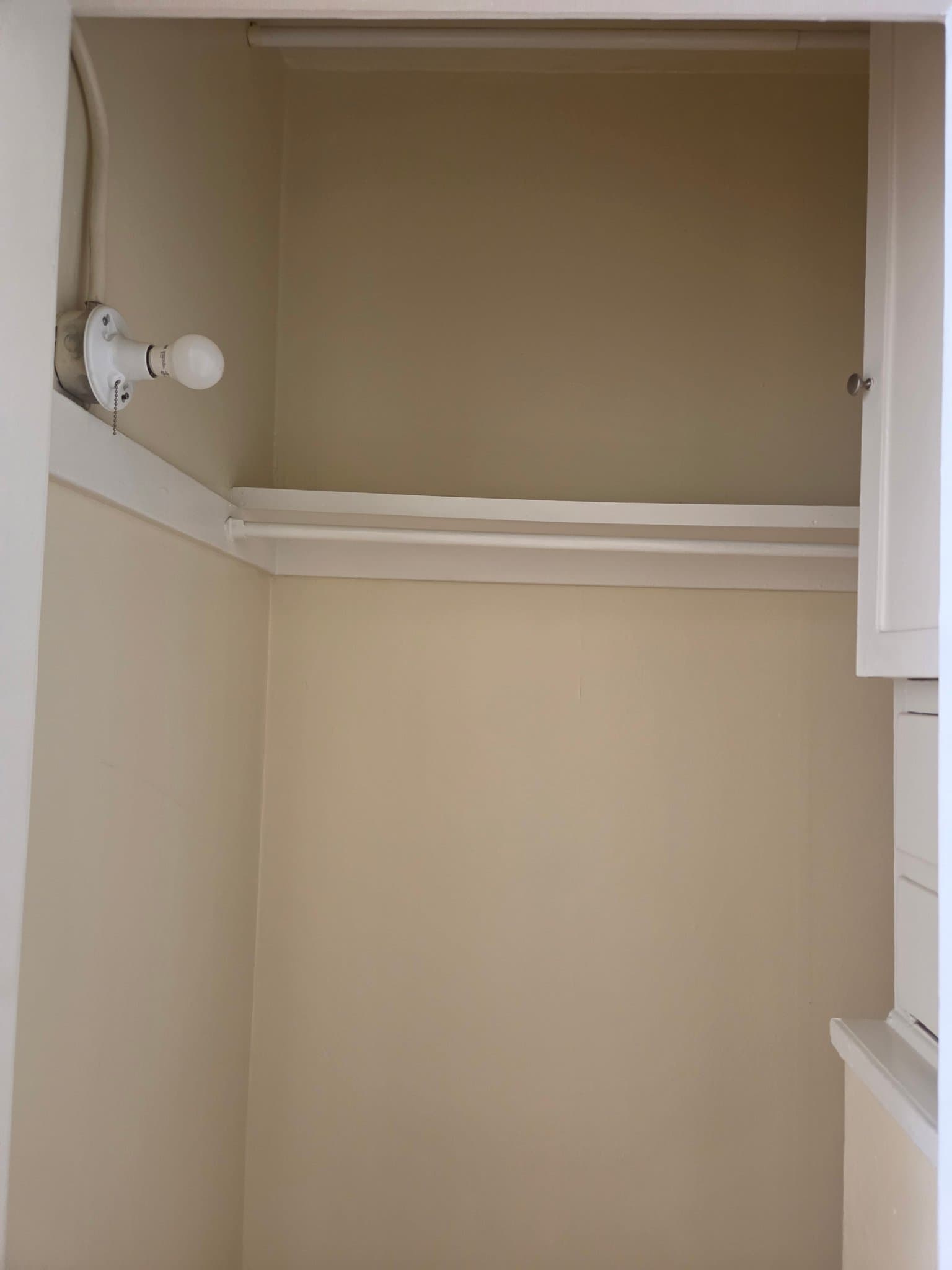 Los Angeles Apartment: 1825 Ivar Ave