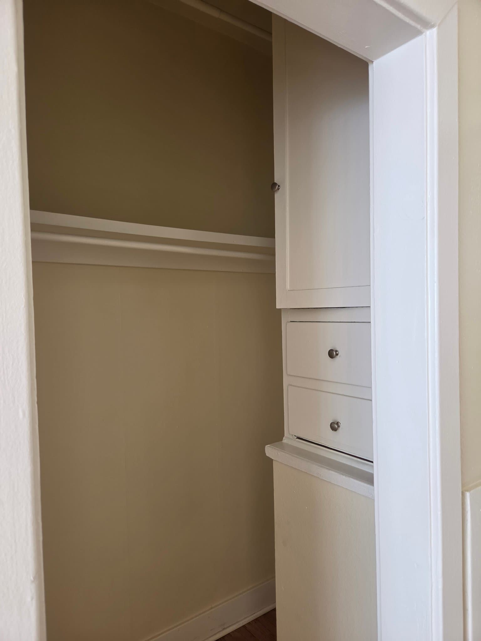 Los Angeles Apartment: 1825 Ivar Ave
