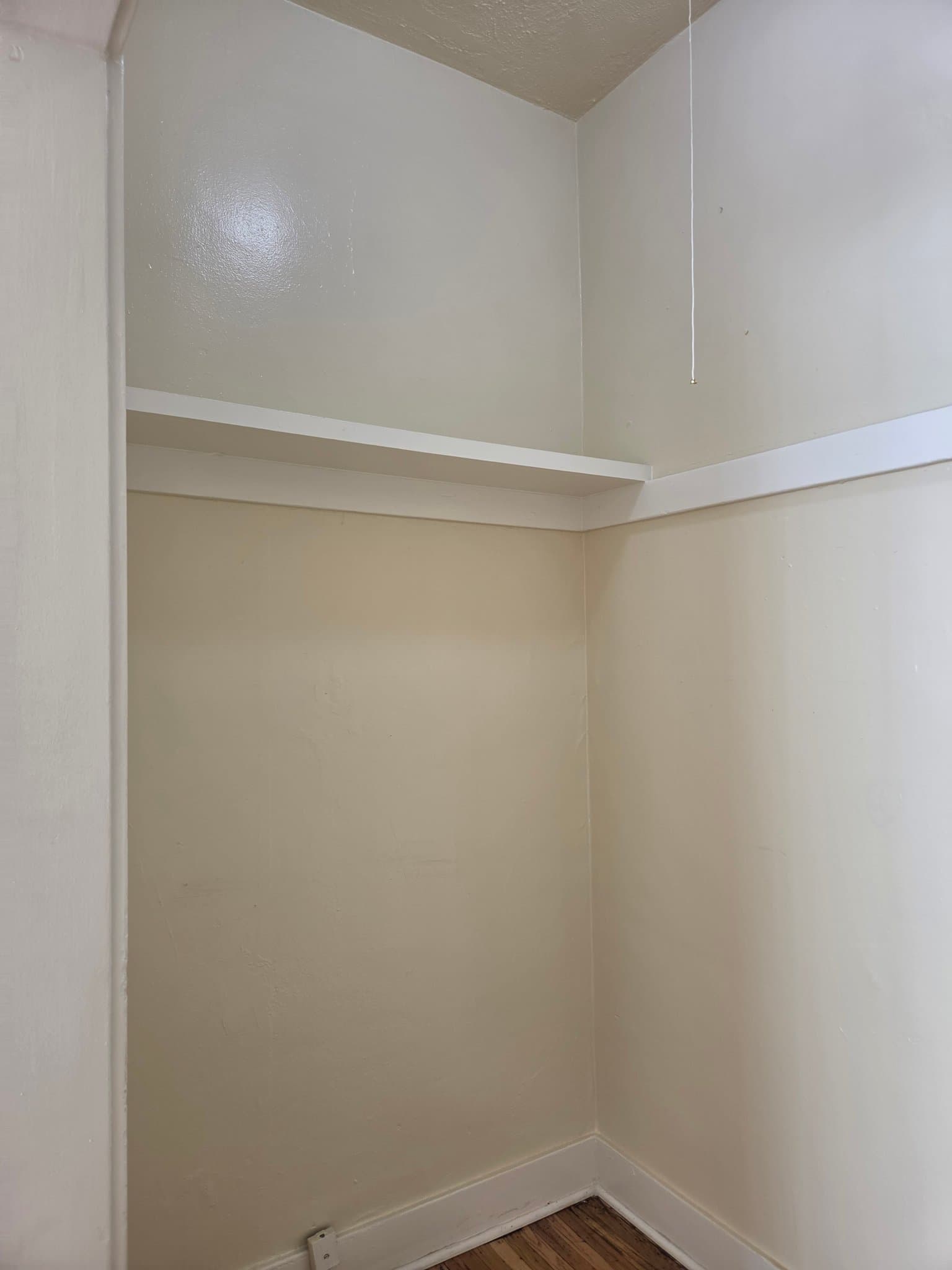 Los Angeles Apartment: 1825 Ivar Ave