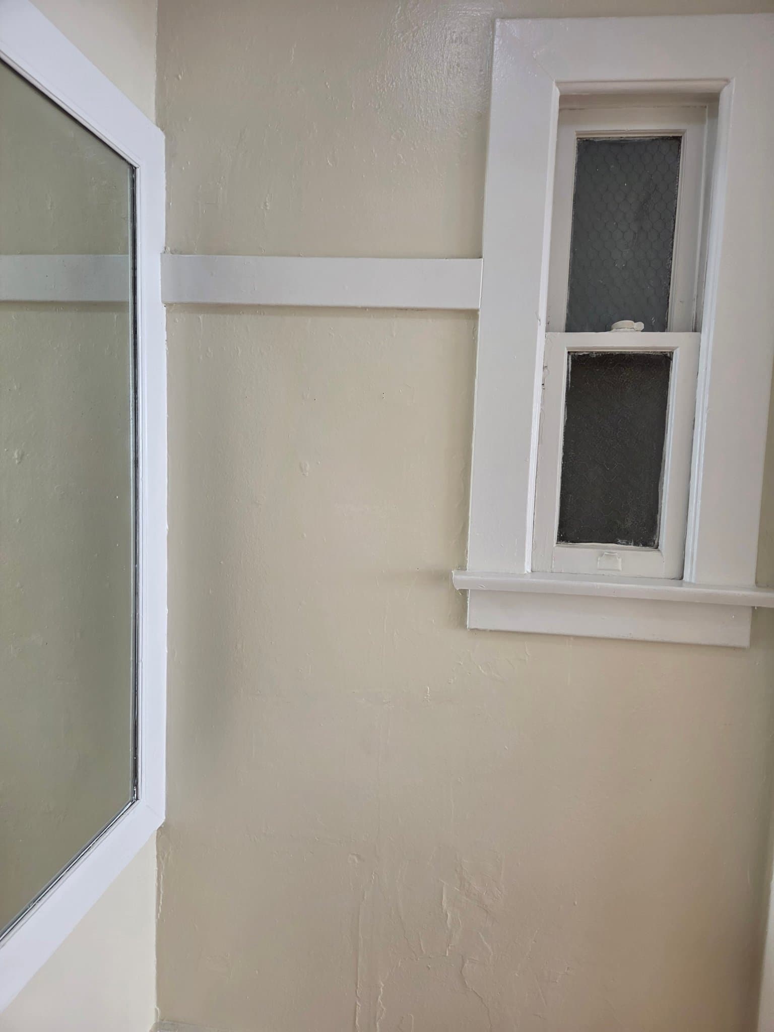 Los Angeles Apartment: 1825 Ivar Ave