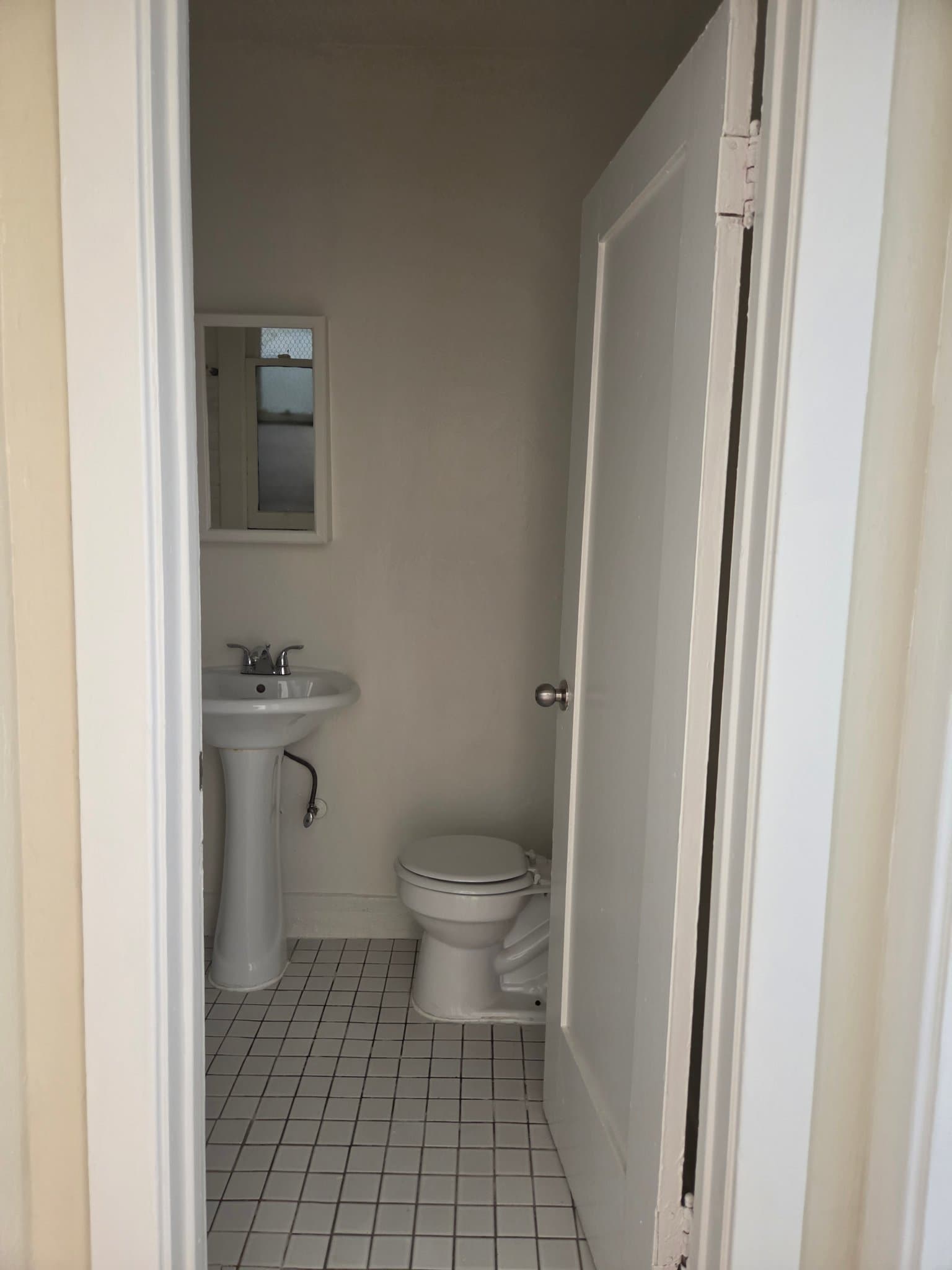 Los Angeles Apartment: 1825 Ivar Ave