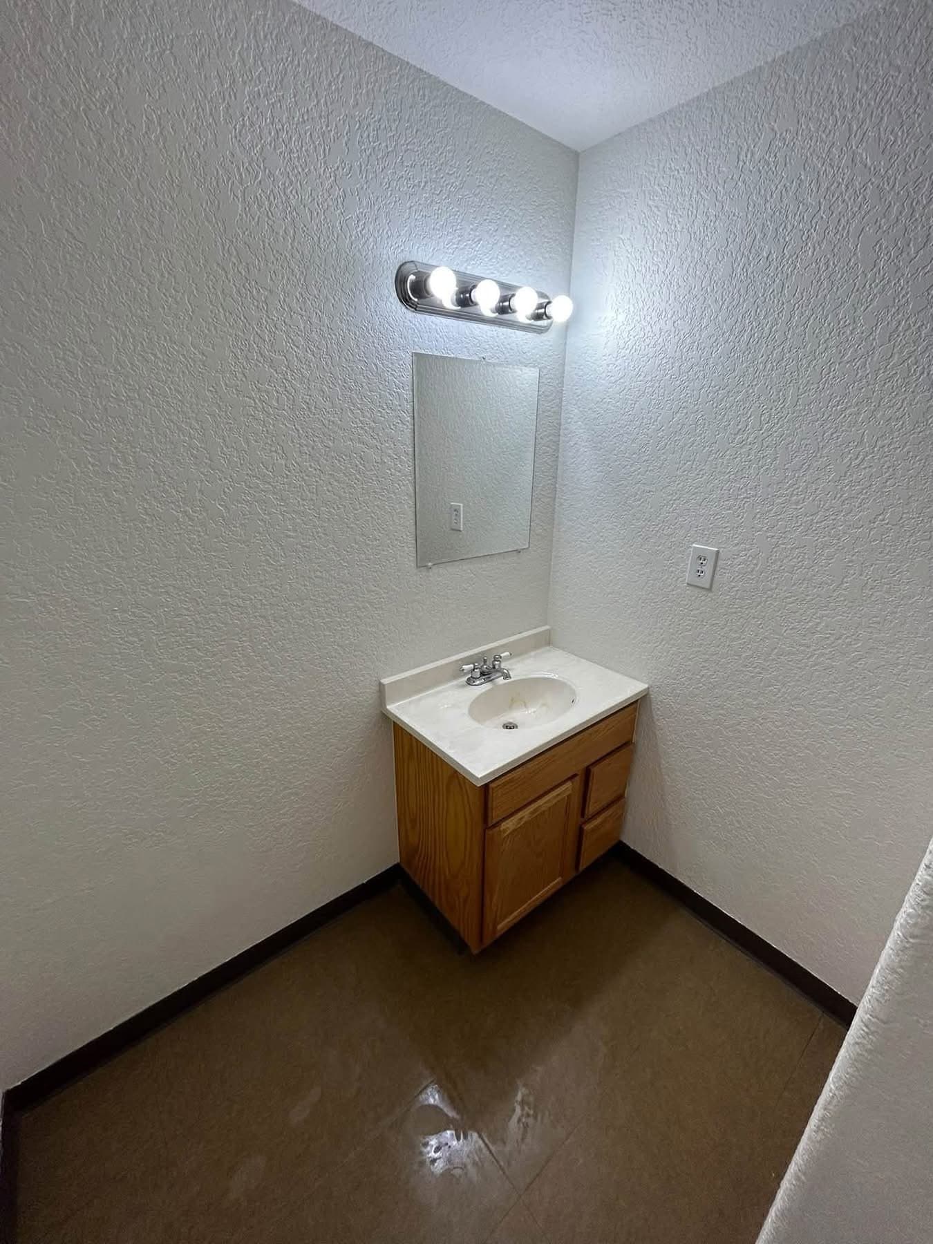 Charlotte Apartment: 126 Alton Ave