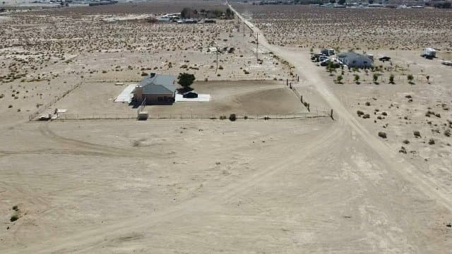 Lucerne Valley House: 32480 Wren Rd