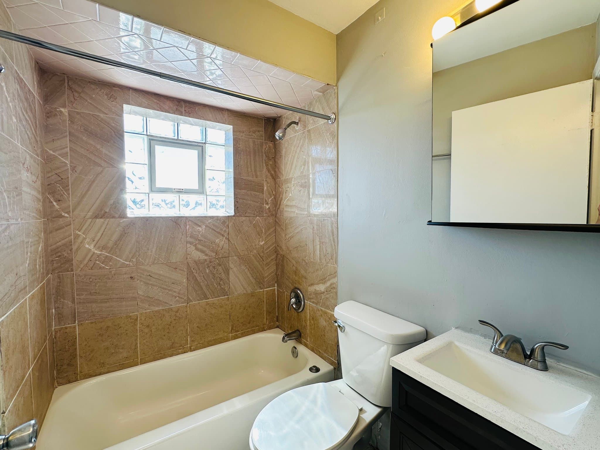 Cicero Apartment: 1409 S Central