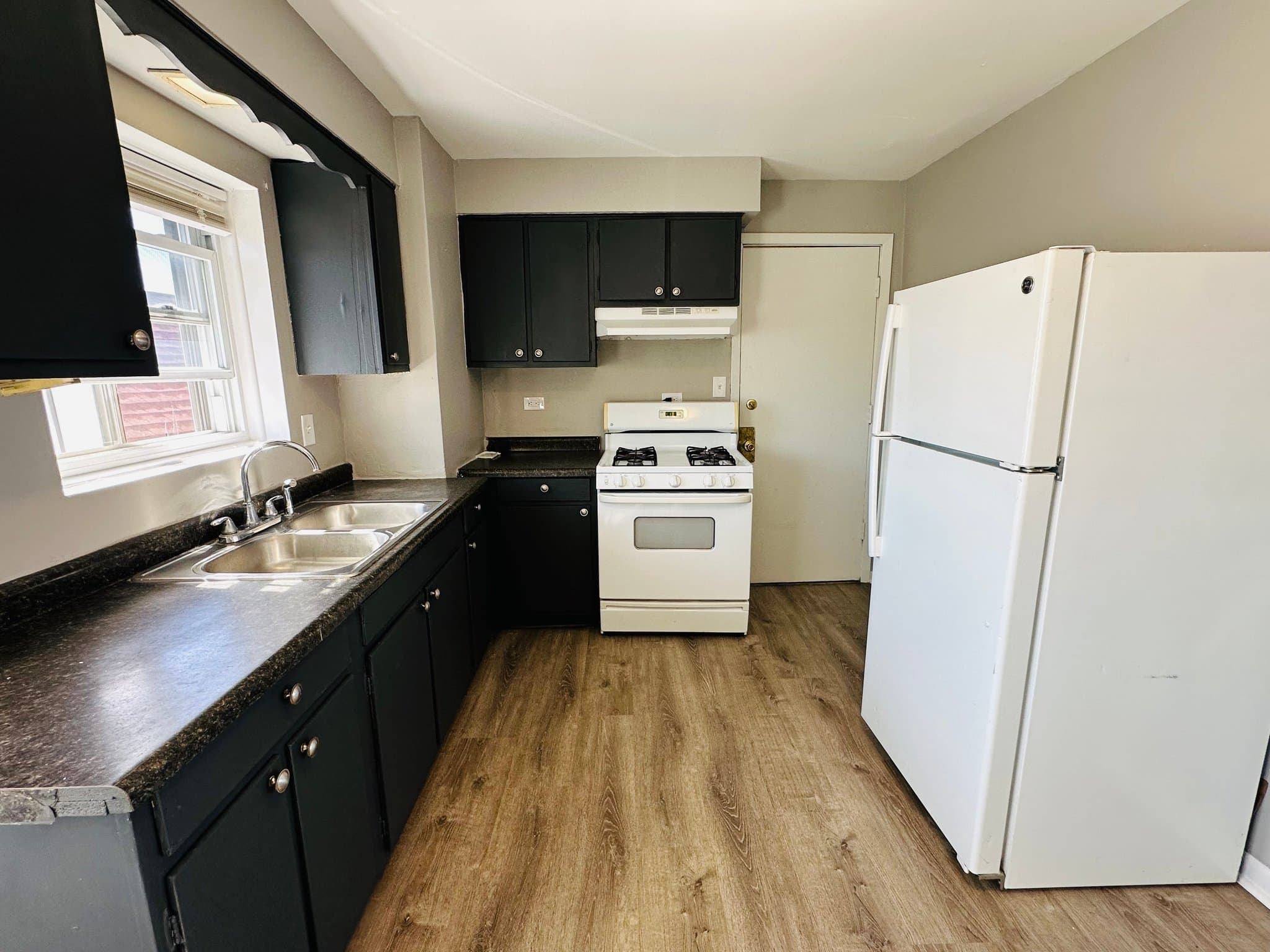 Cicero Apartment: 1409 S Central
