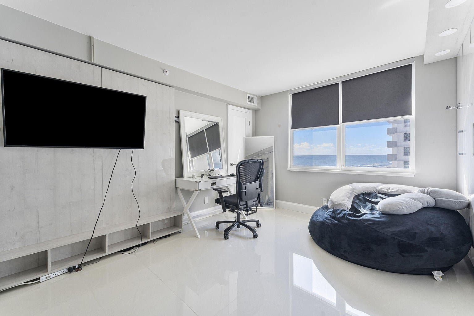 Boca Raton Condo: 4505 S Ocean Blvd Apt 307