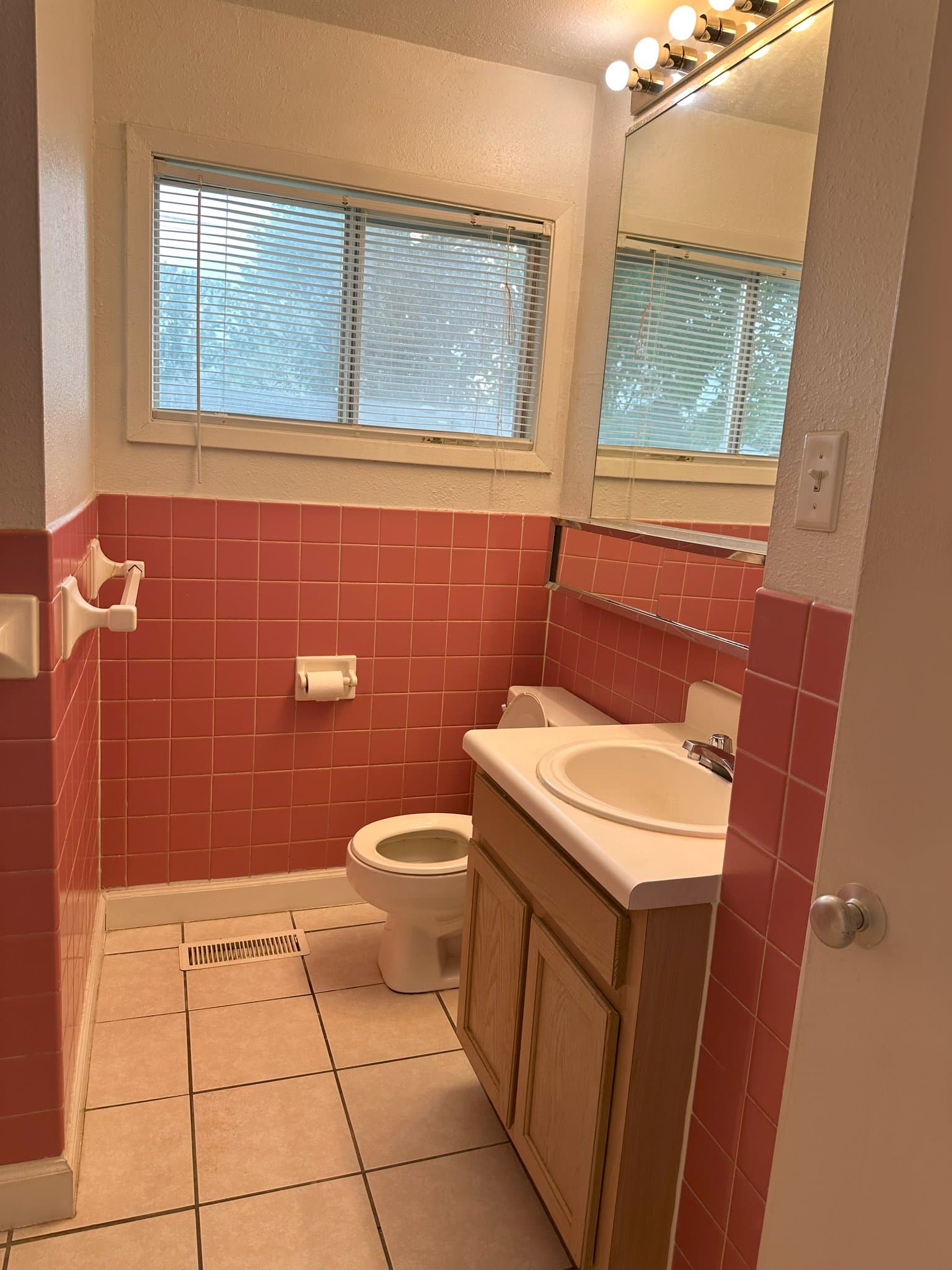 Peru House: 36043 Beale Ct