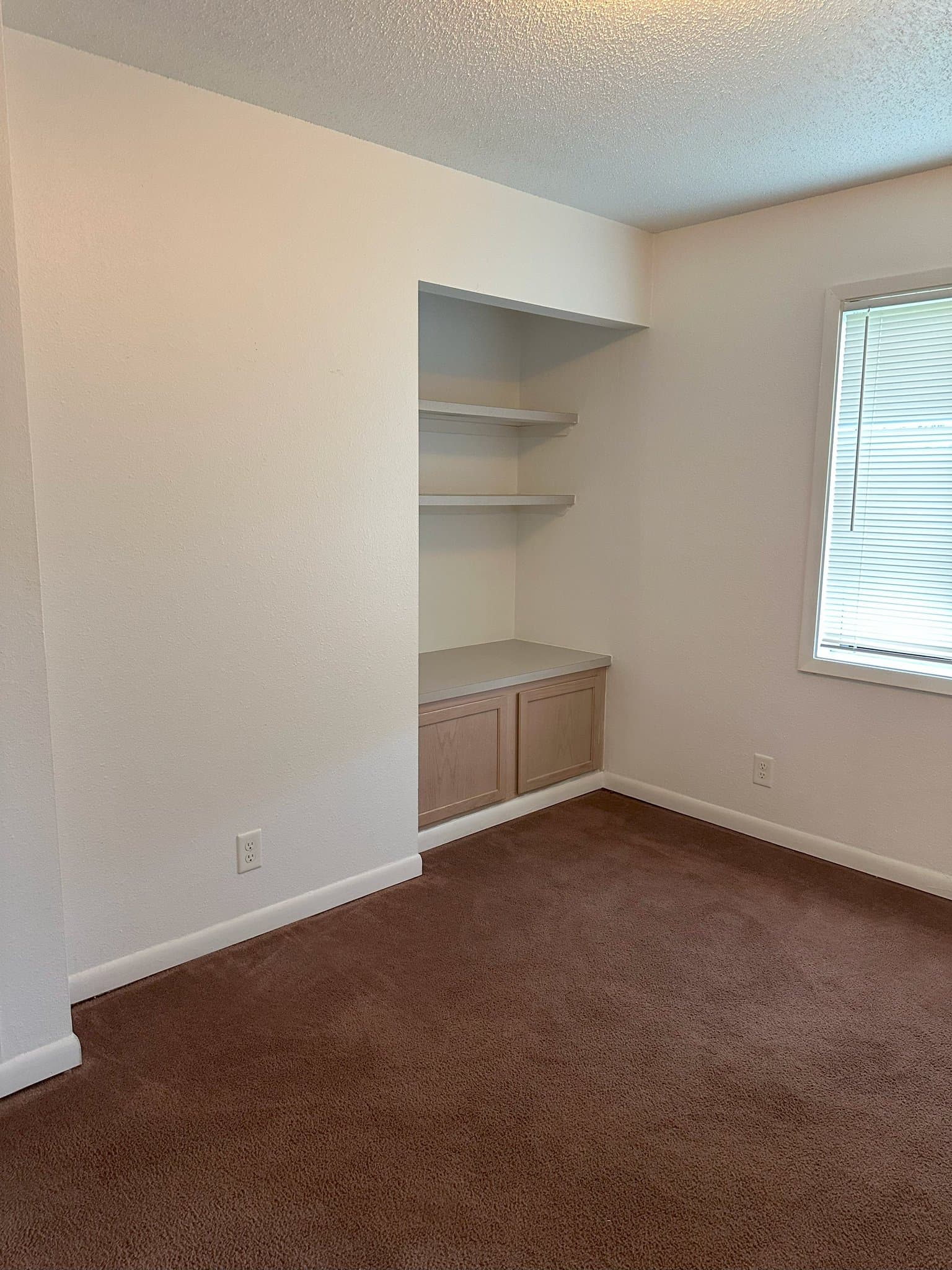 Peru House: 36043 Beale Ct