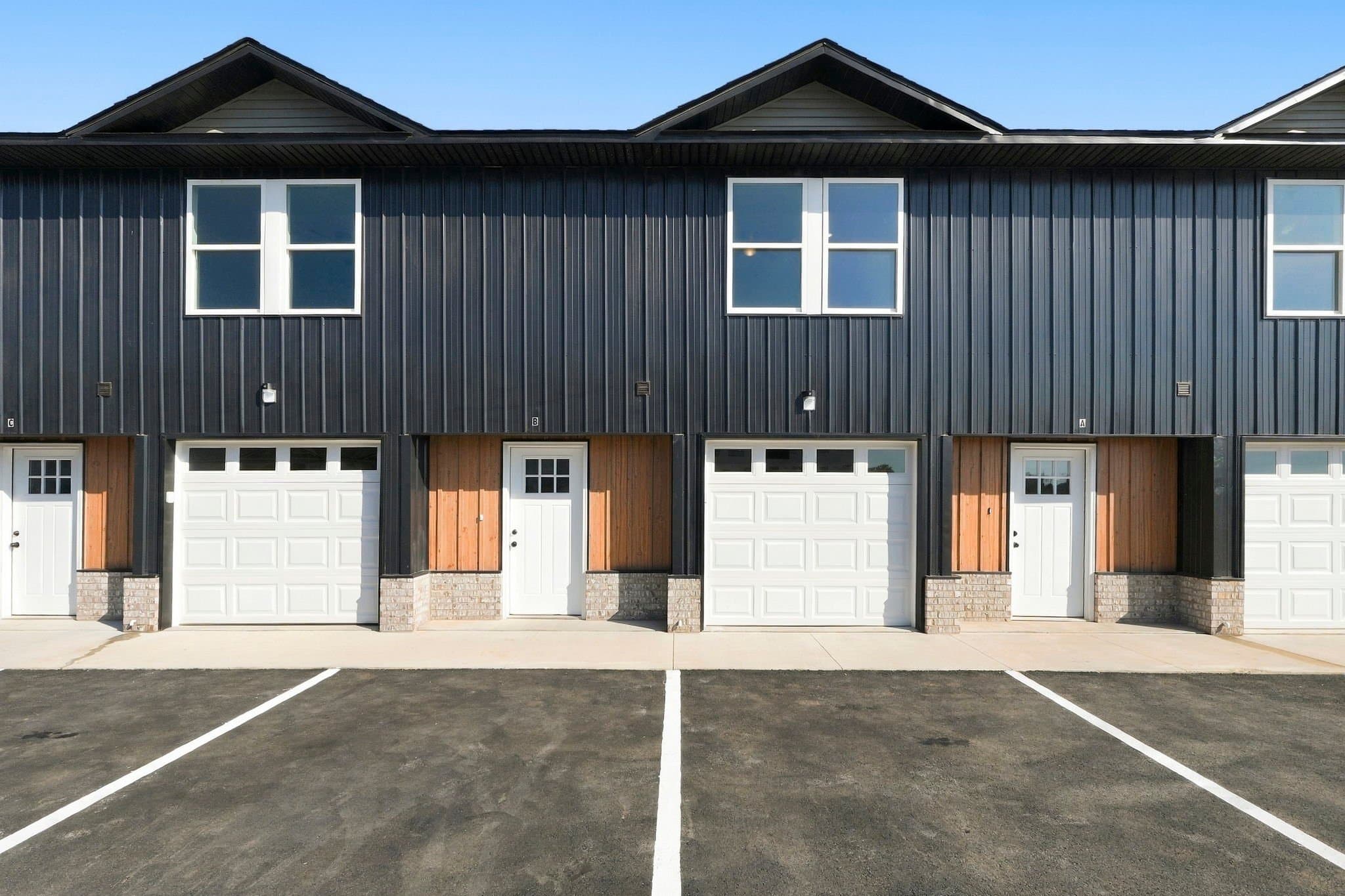 Siloam Springs Apartment: 820 S Timothy St