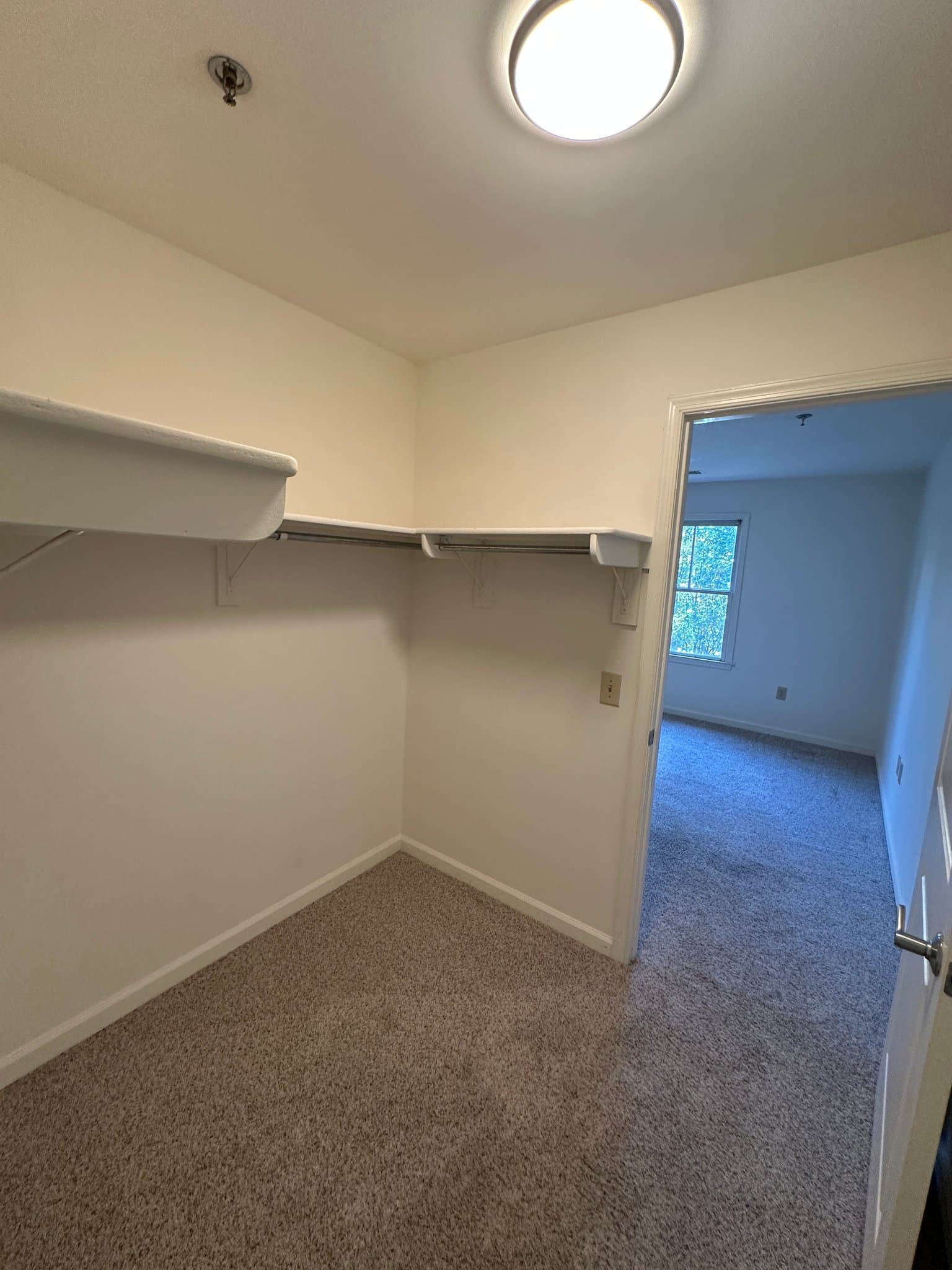 Haymarket Apartment: 15111 Washington Street Unit 305