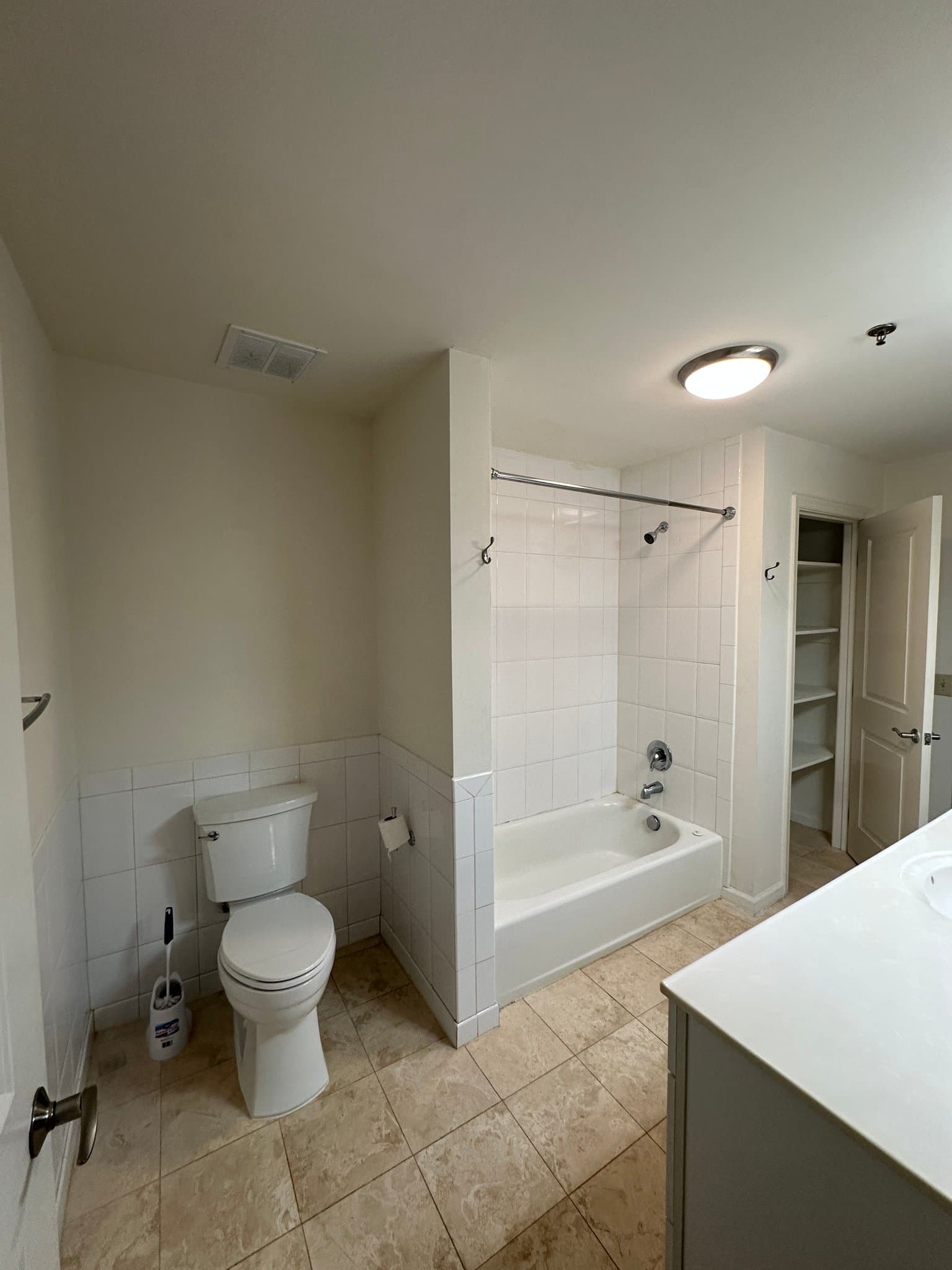 Haymarket Apartment: 15111 Washington Street Unit 305