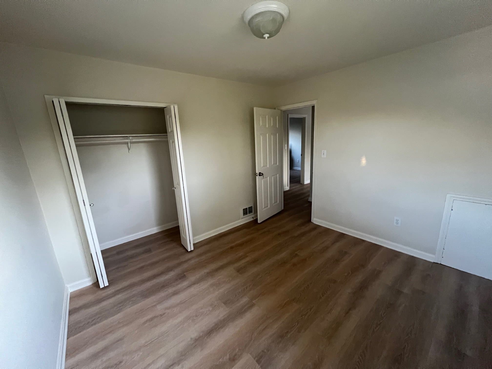 Silver Spring Single Room: 9713 Braddock Rd