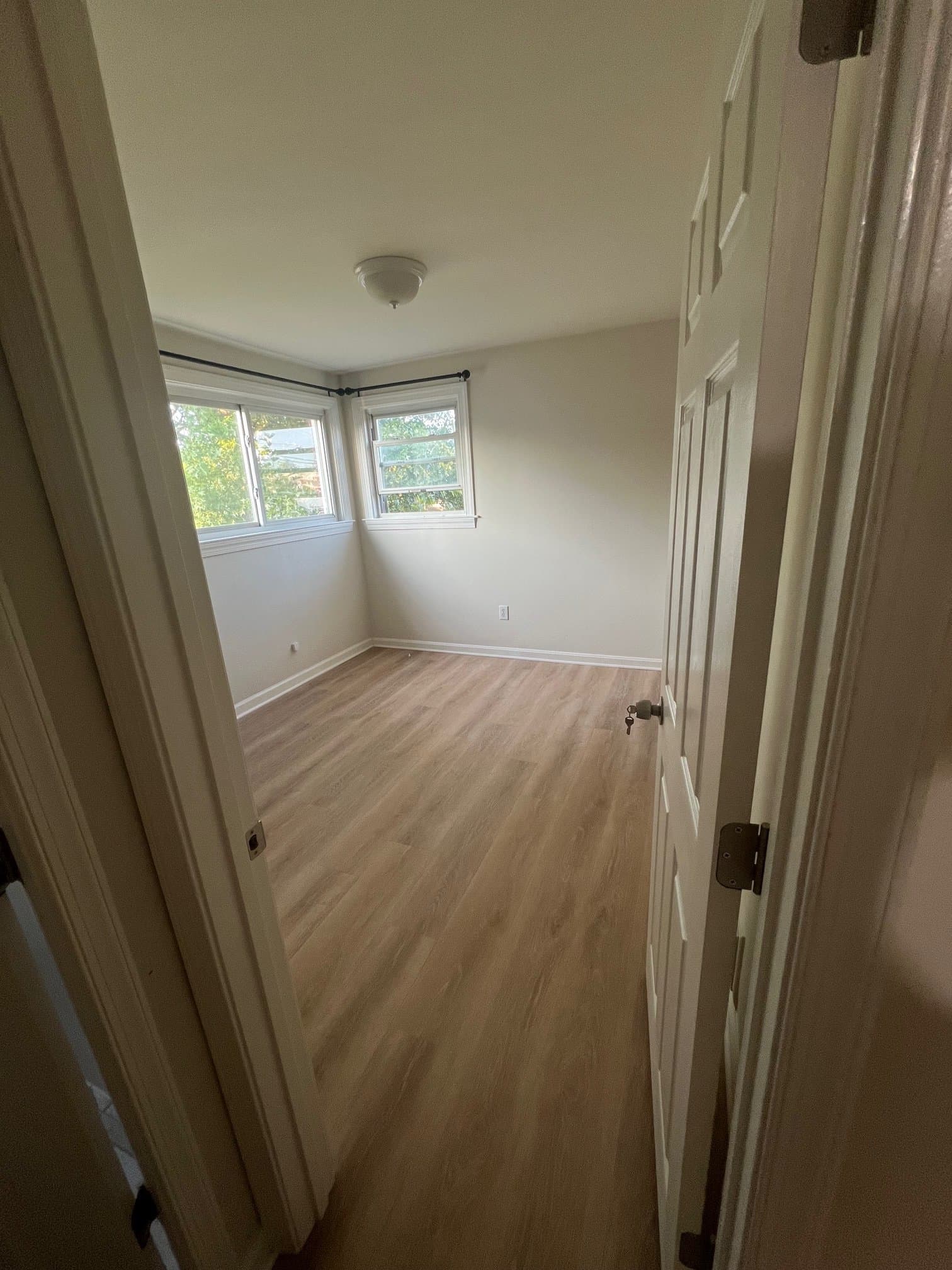 Silver Spring Single Room: 9713 Braddock Rd