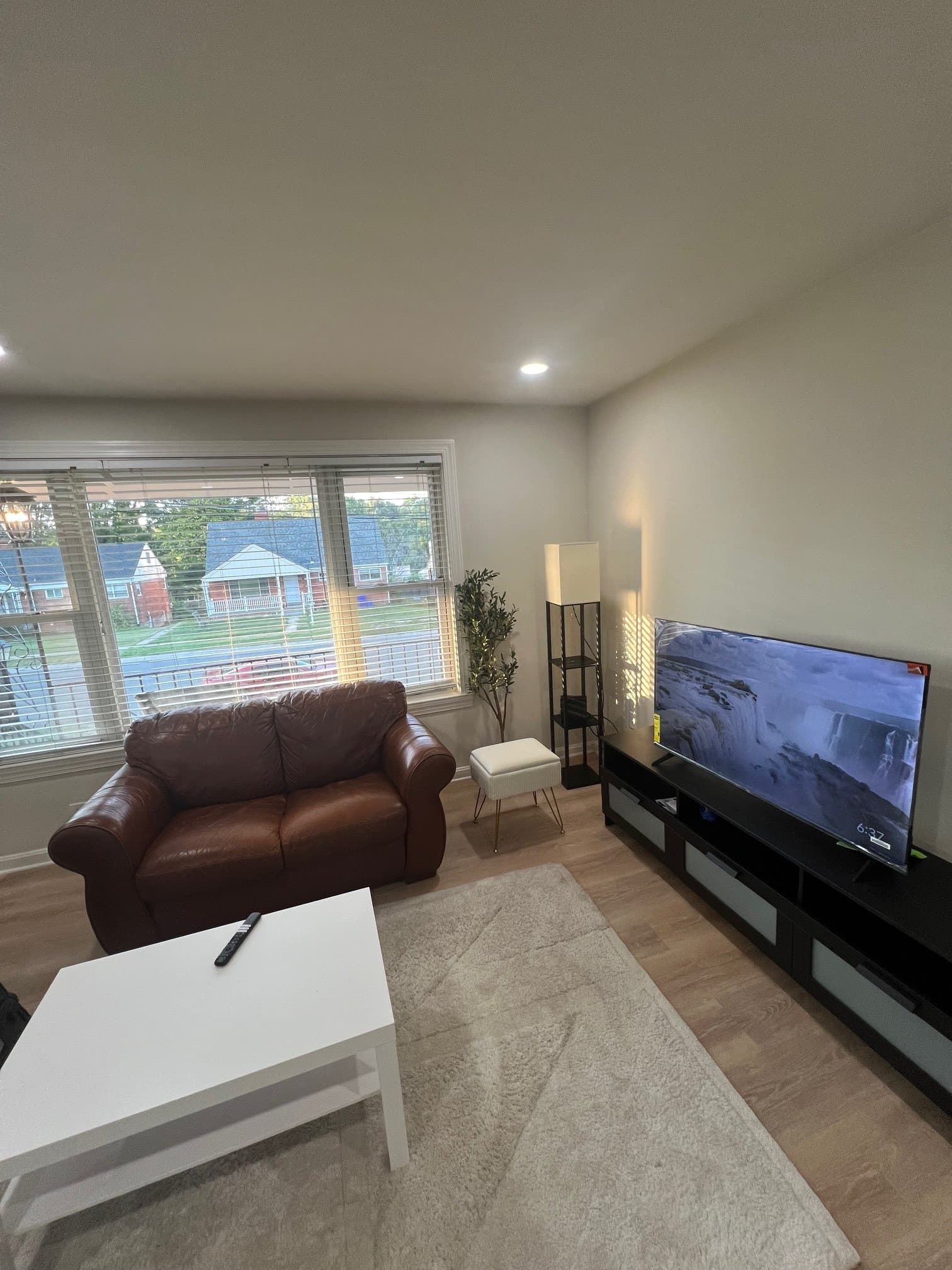 Silver Spring Single Room: 9713 Braddock Rd