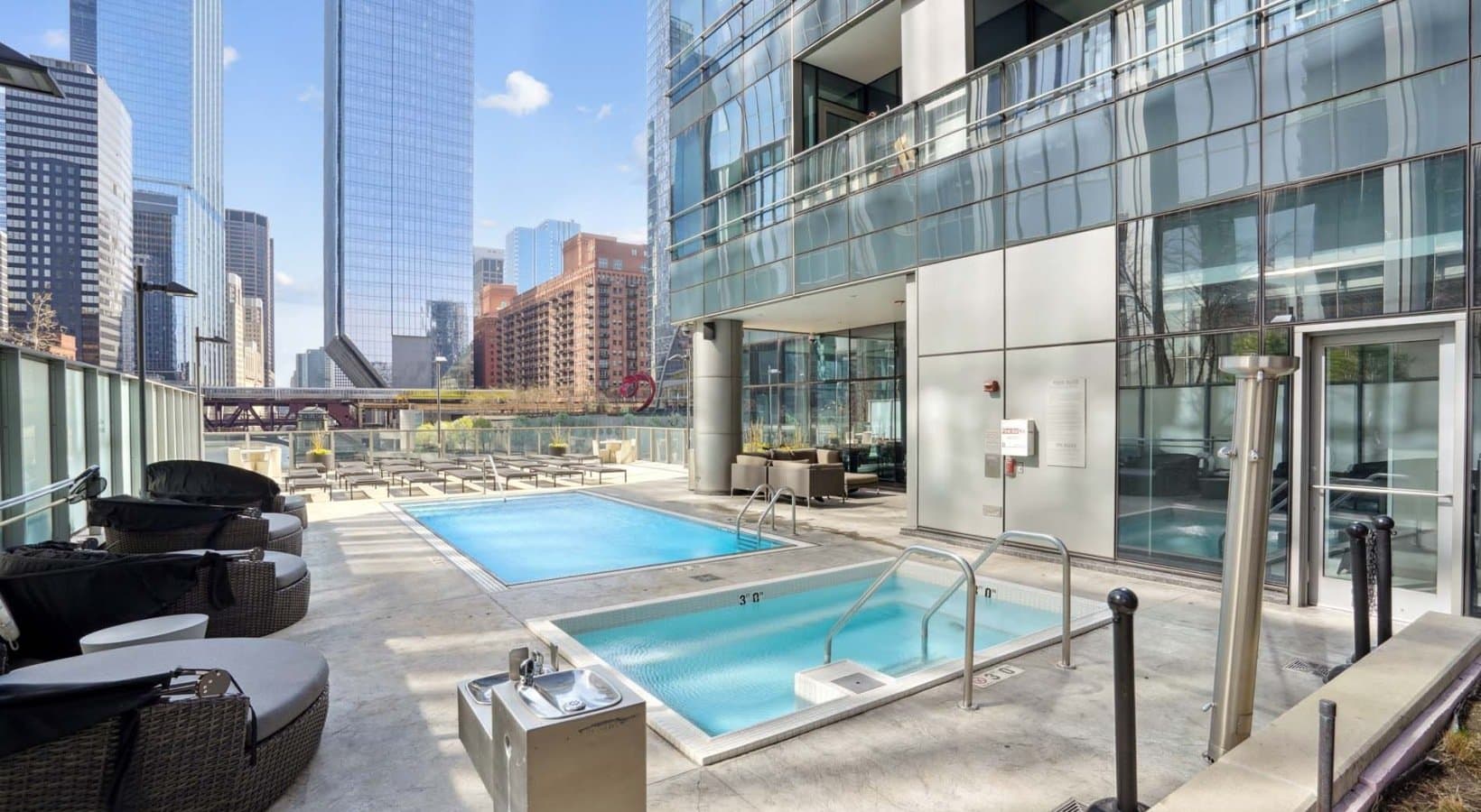Chicago Condo: 313 W Kinzie St