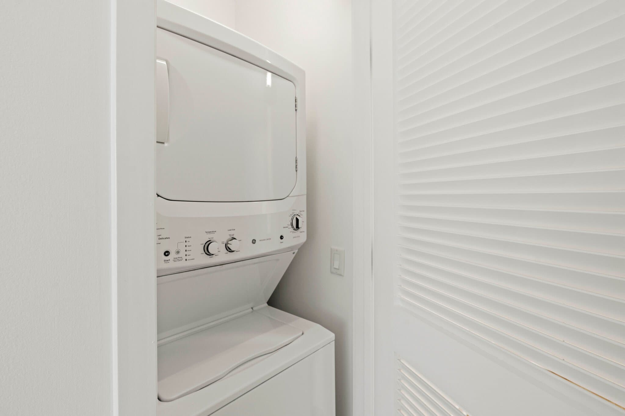 Chicago Condo: 313 W Kinzie St