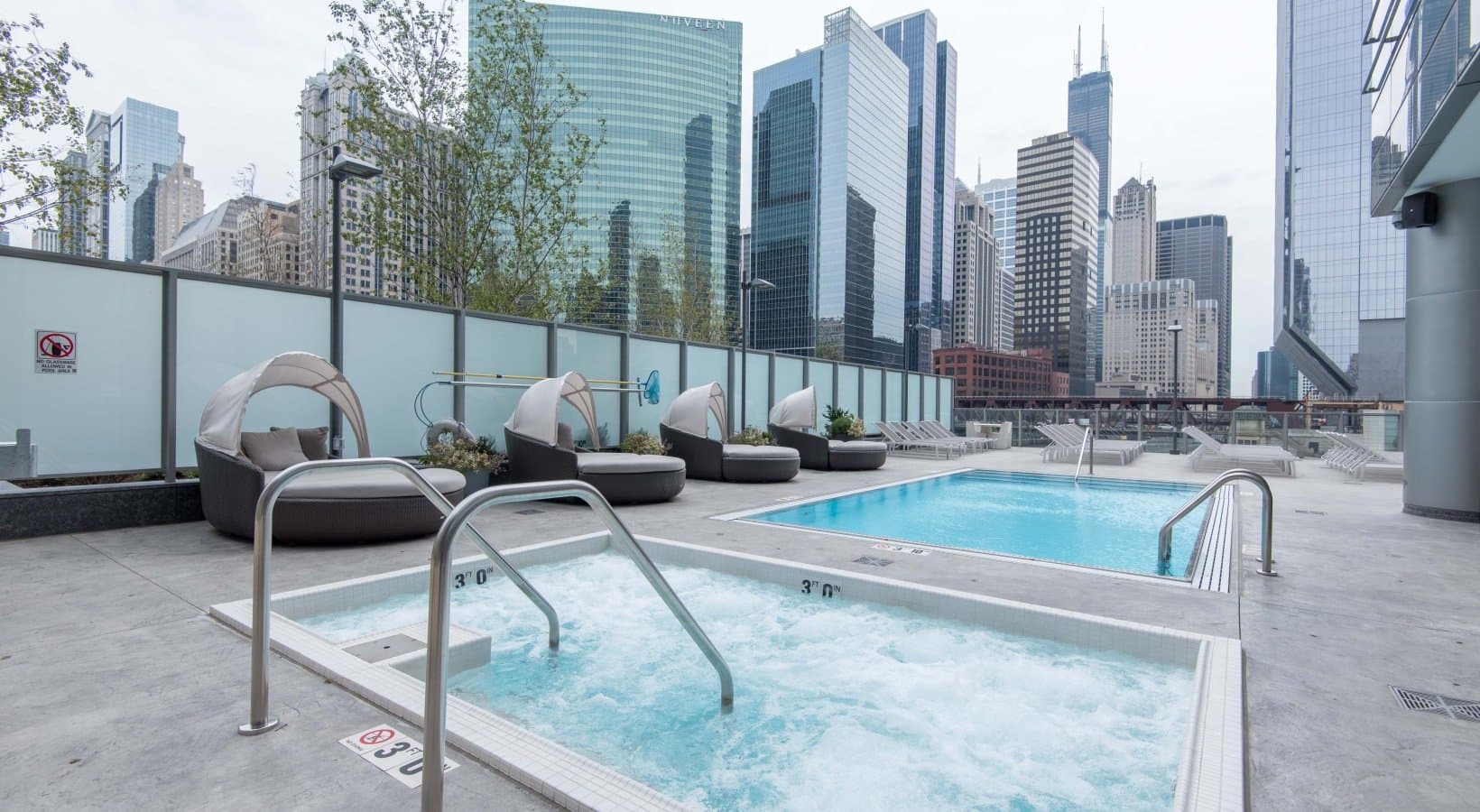 Chicago Condo: 313 W Kinzie St