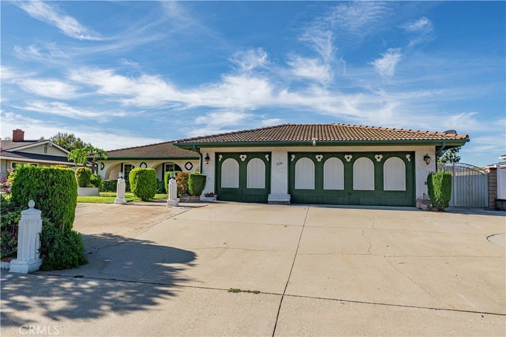 La Verne House: 2134 Baseline Rd