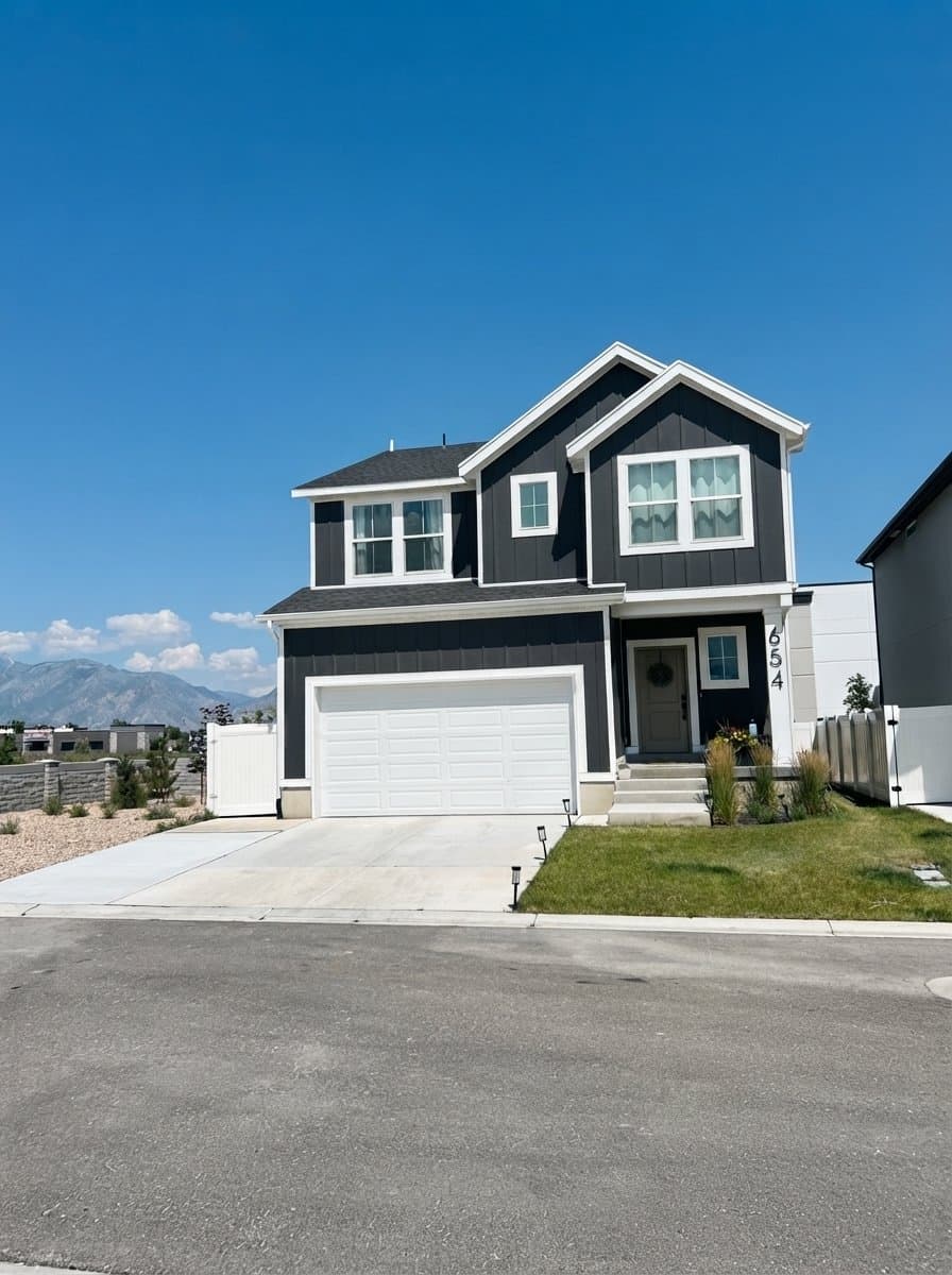 Saratoga Springs House: 654 N Trident Dr