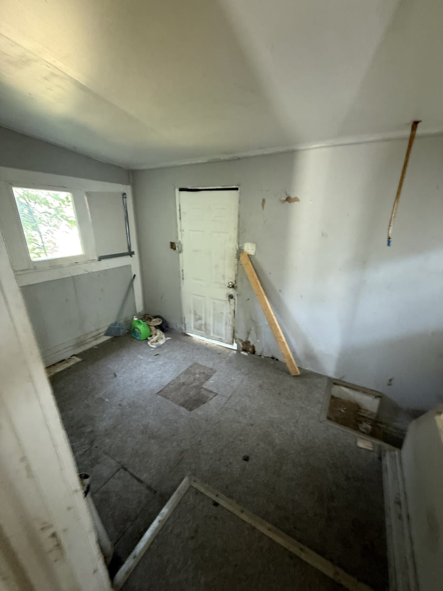 Decatur House: 1828 E Main St