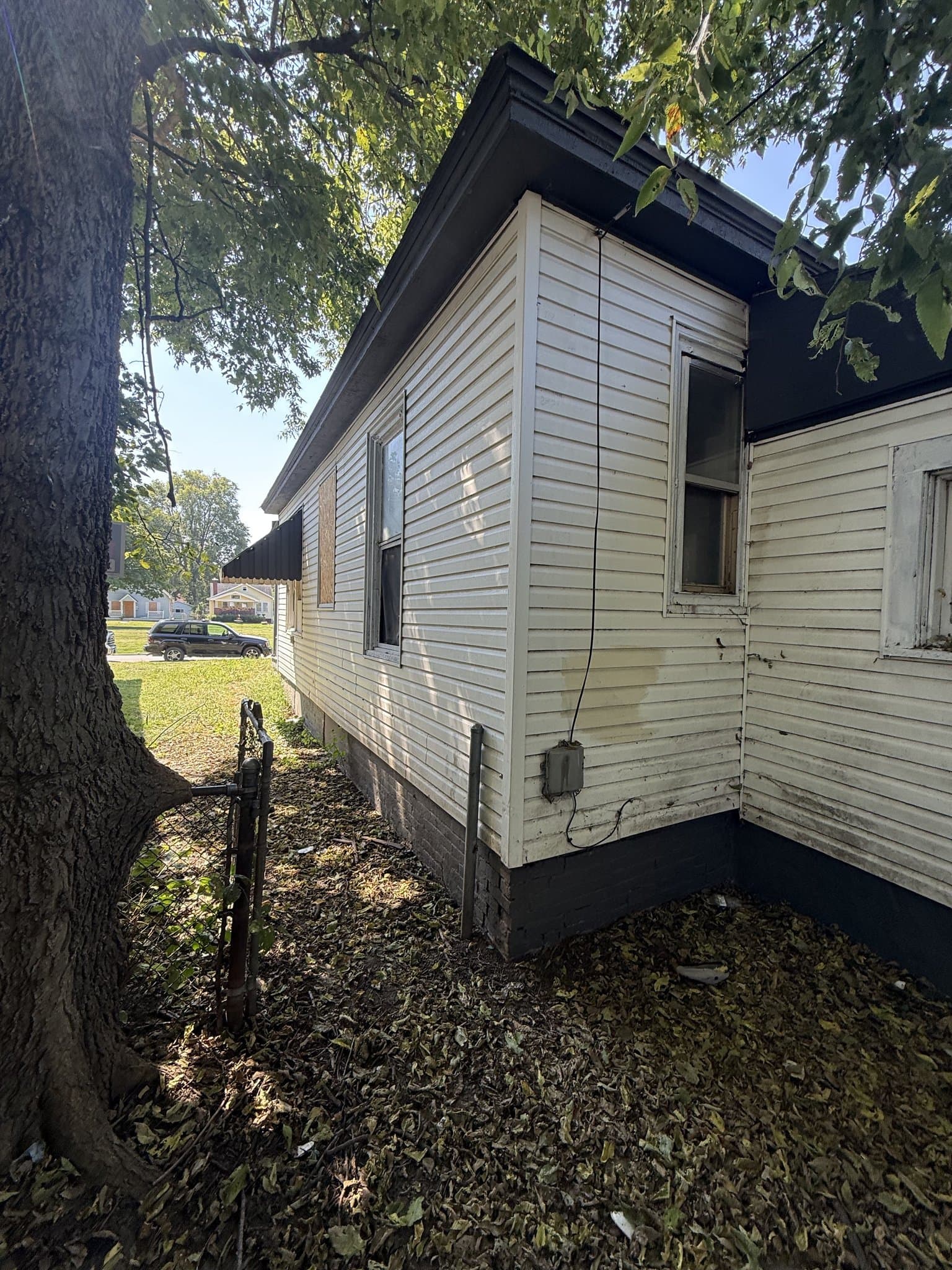 Decatur House: 1828 E Main St
