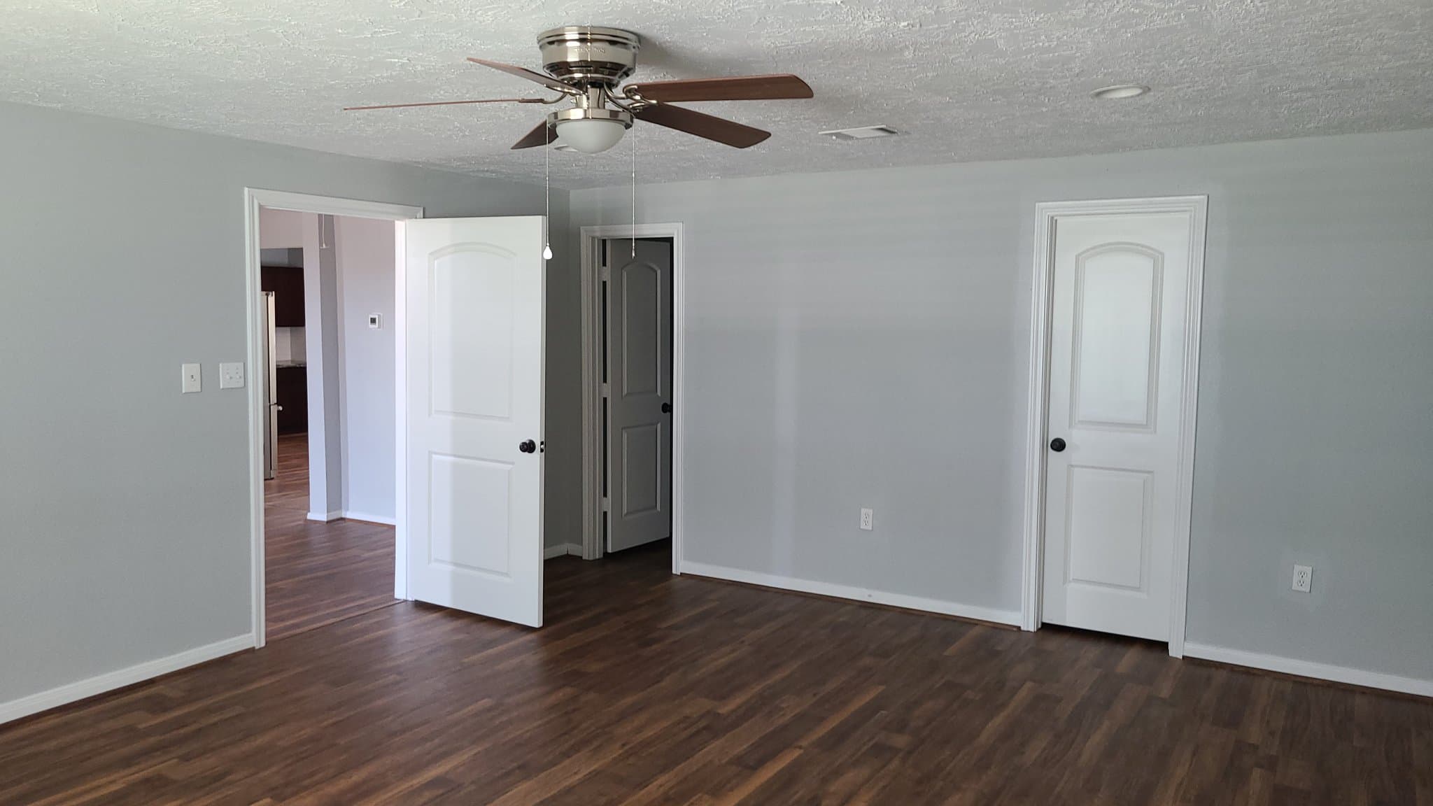 New Caney House: 28174 FM 1485 East