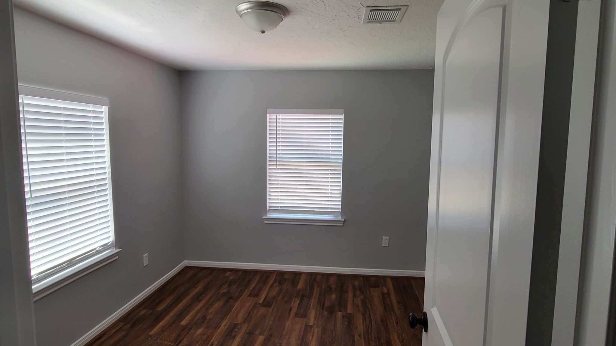 New Caney House: 28174 FM 1485 East