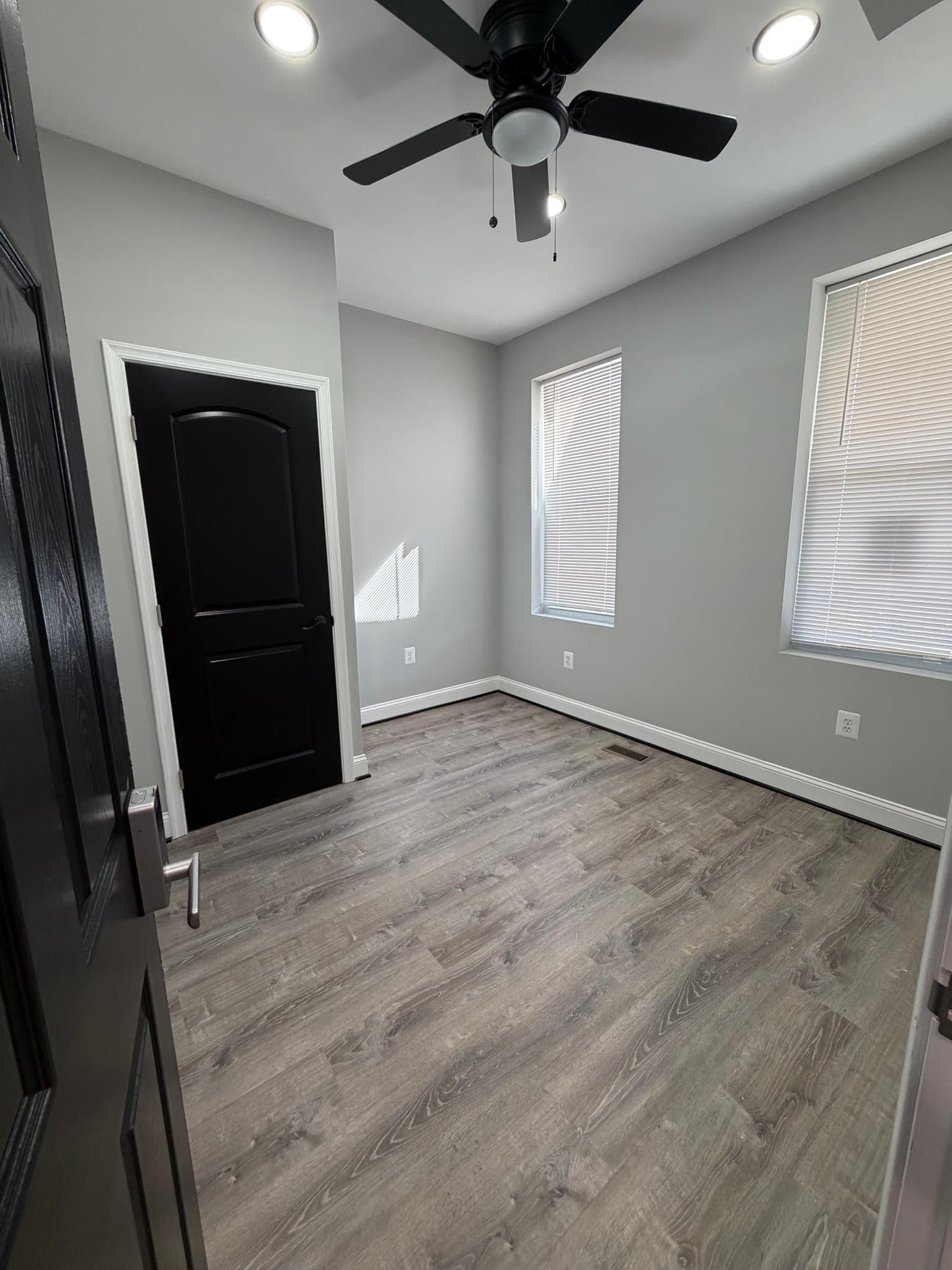 Baltimore Single Room: 1640 East 32nd Street