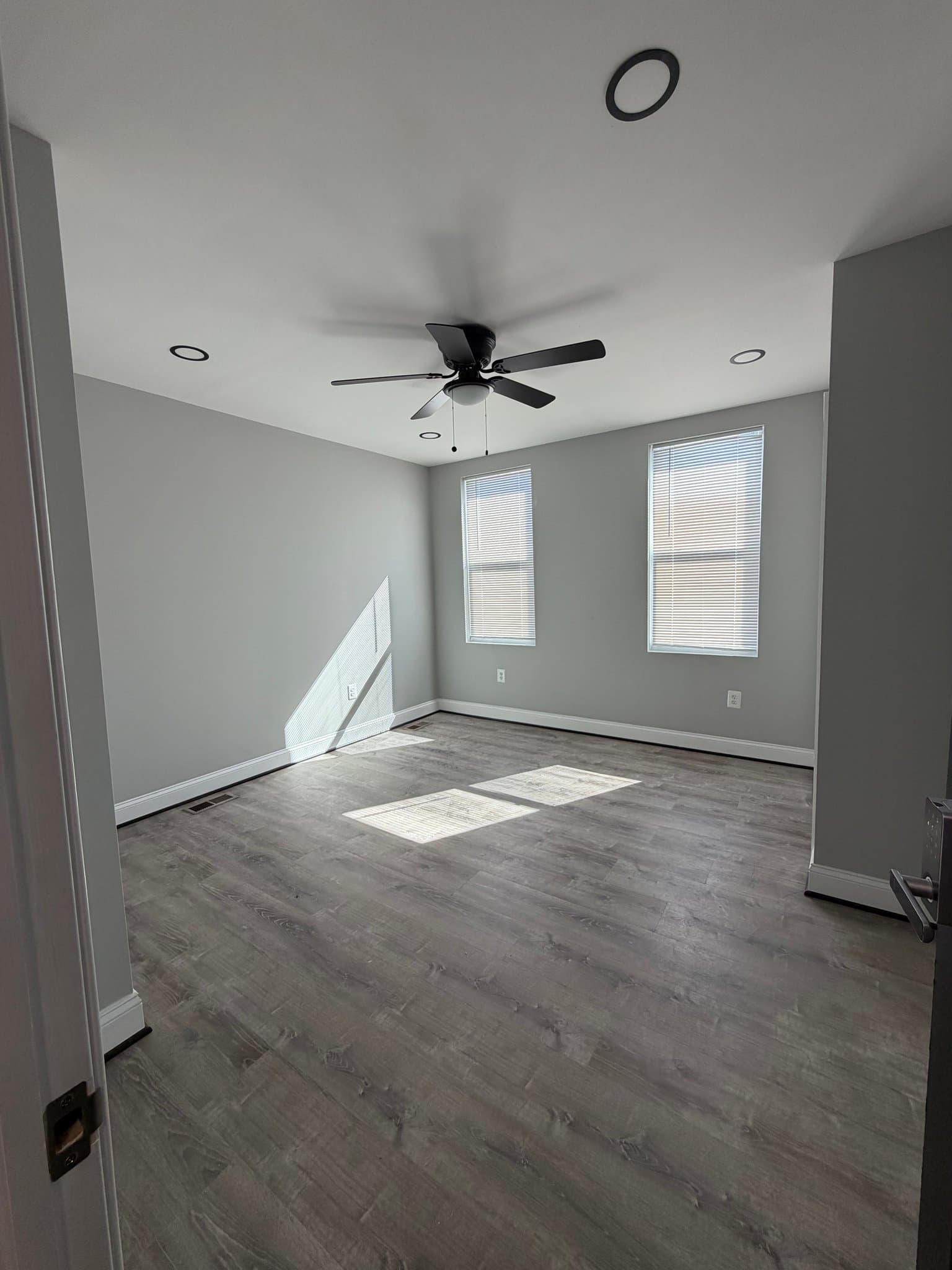 Baltimore Single Room: 1640 East 32nd Street