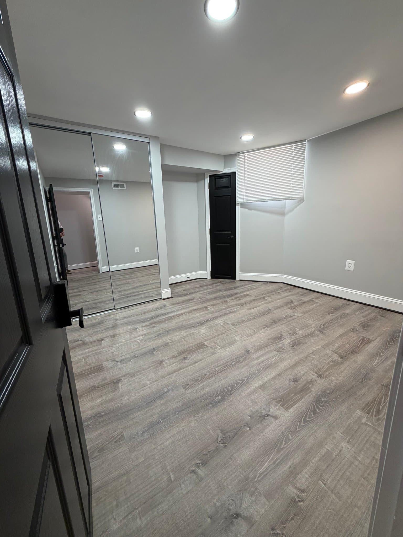 Baltimore Single Room: 1640 East 32nd Street