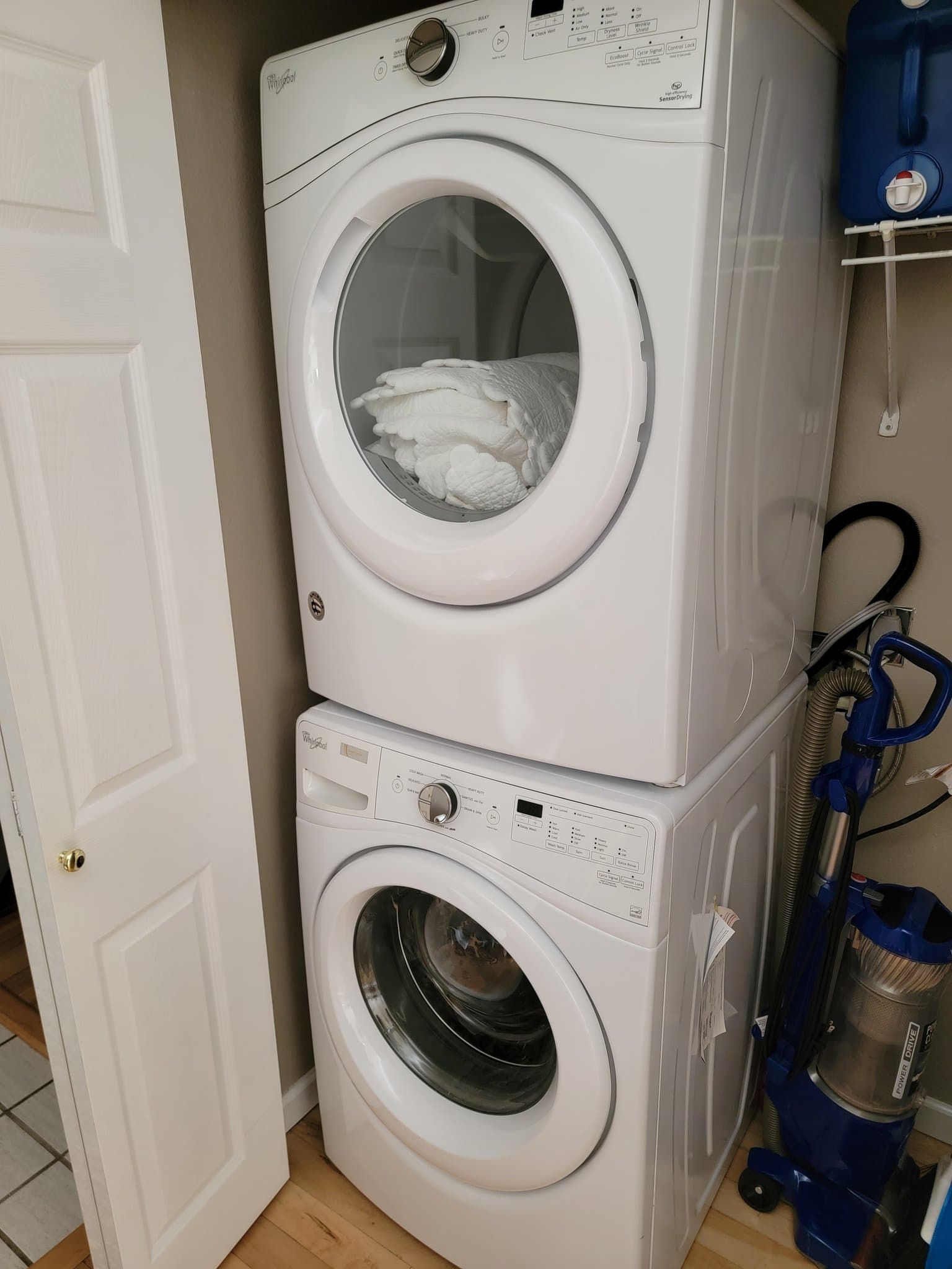 Seattle Apartment: 10545 Greenwood Ave. N., Unit 209