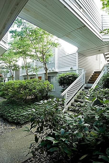 Seattle Apartment: 10545 Greenwood Ave. N., Unit 209